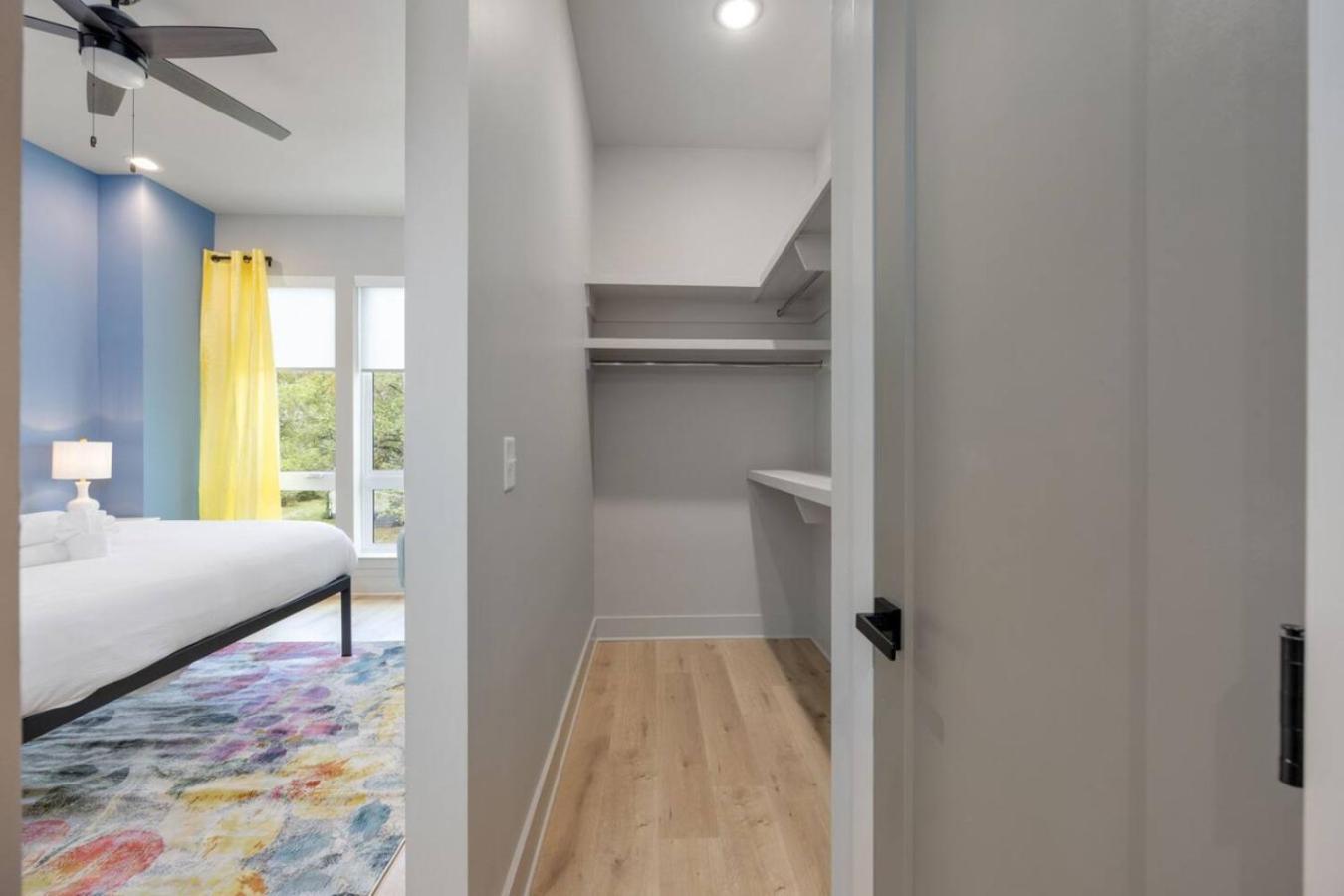 Hey Dolly Denim Dual Townhomes Holiday home