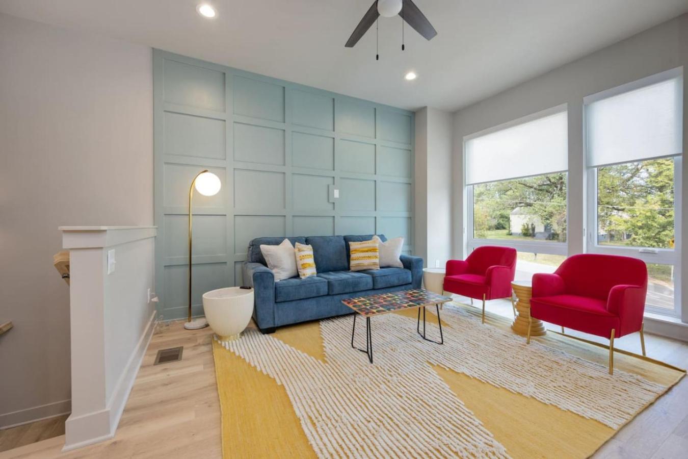 Holiday home Hey Dolly Denim Dual Townhomes *