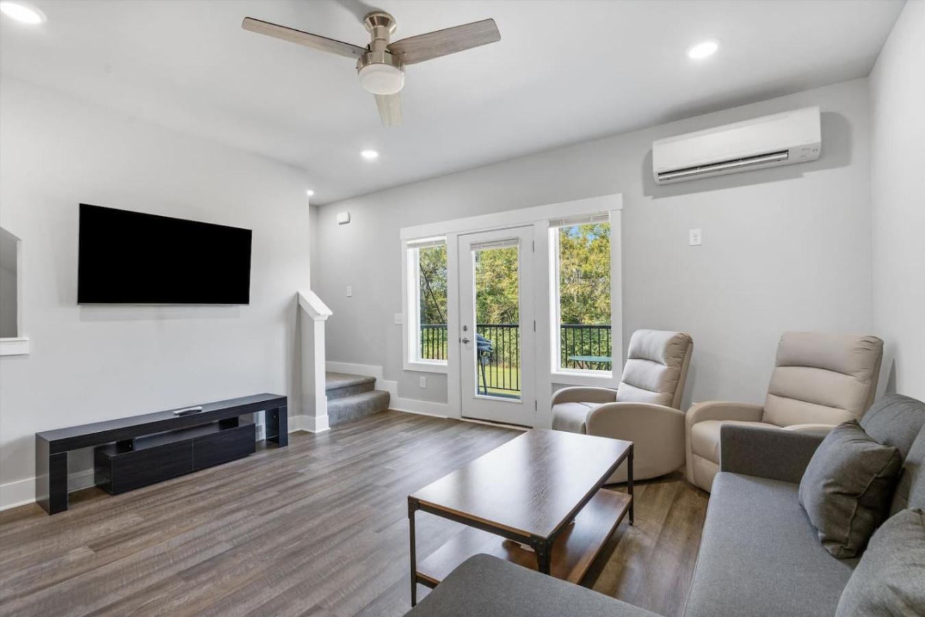 Massive 3 Bedroom With Garage Parking Holiday home *