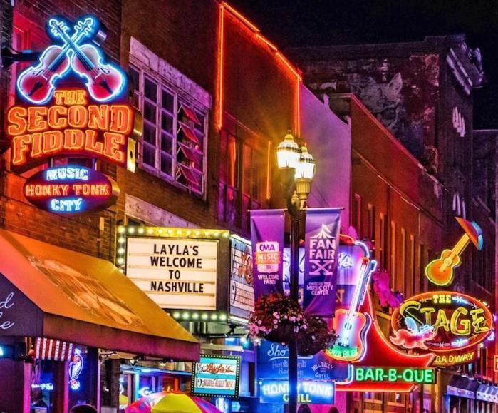 Luxe Retreat! 7mins Near Downtown Nashvegas! Holiday home