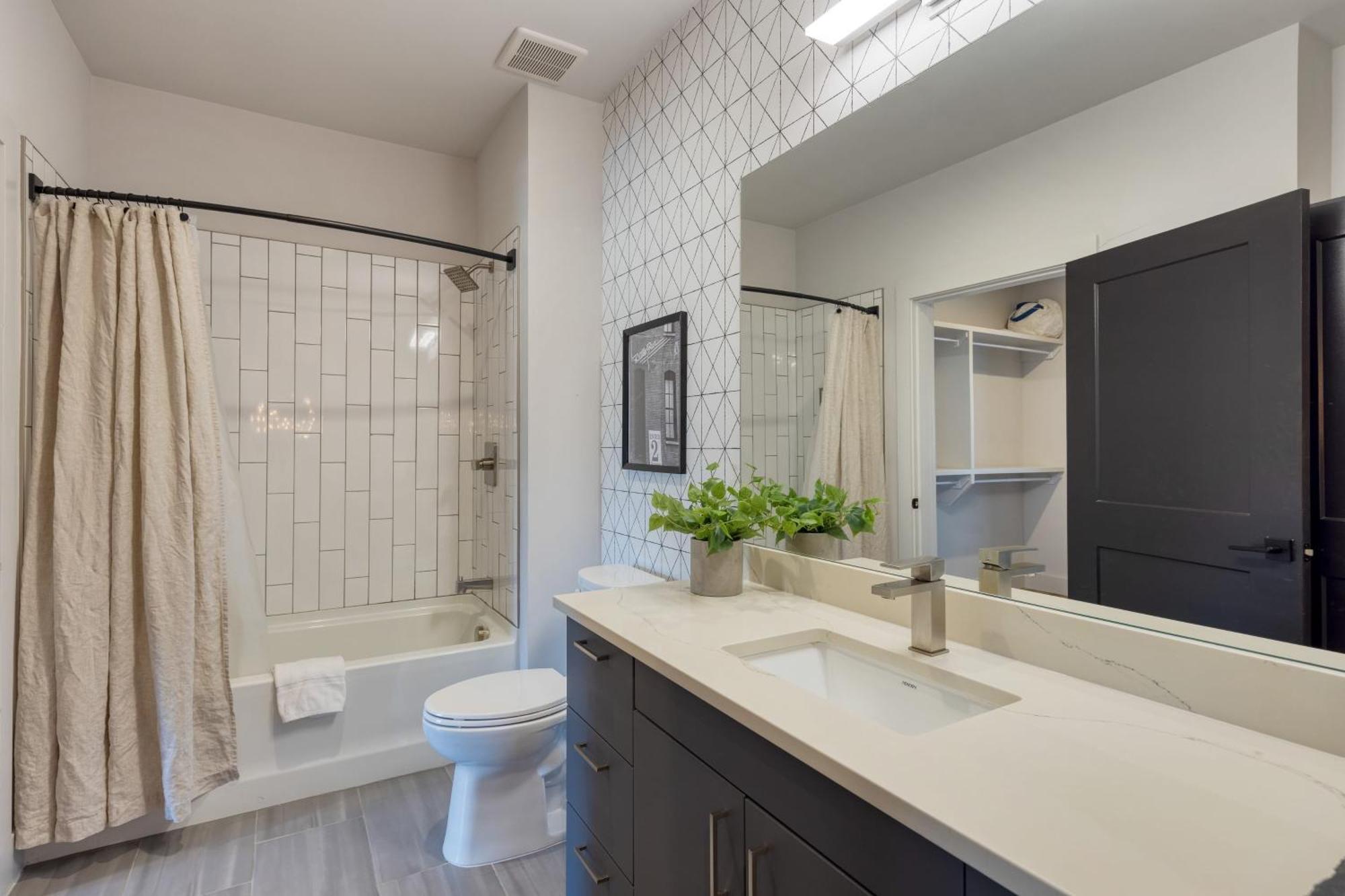 New Modern 2bdr In Walkable Midtown W Gym Pool Honkey-tonk By Avantstay * Nashville