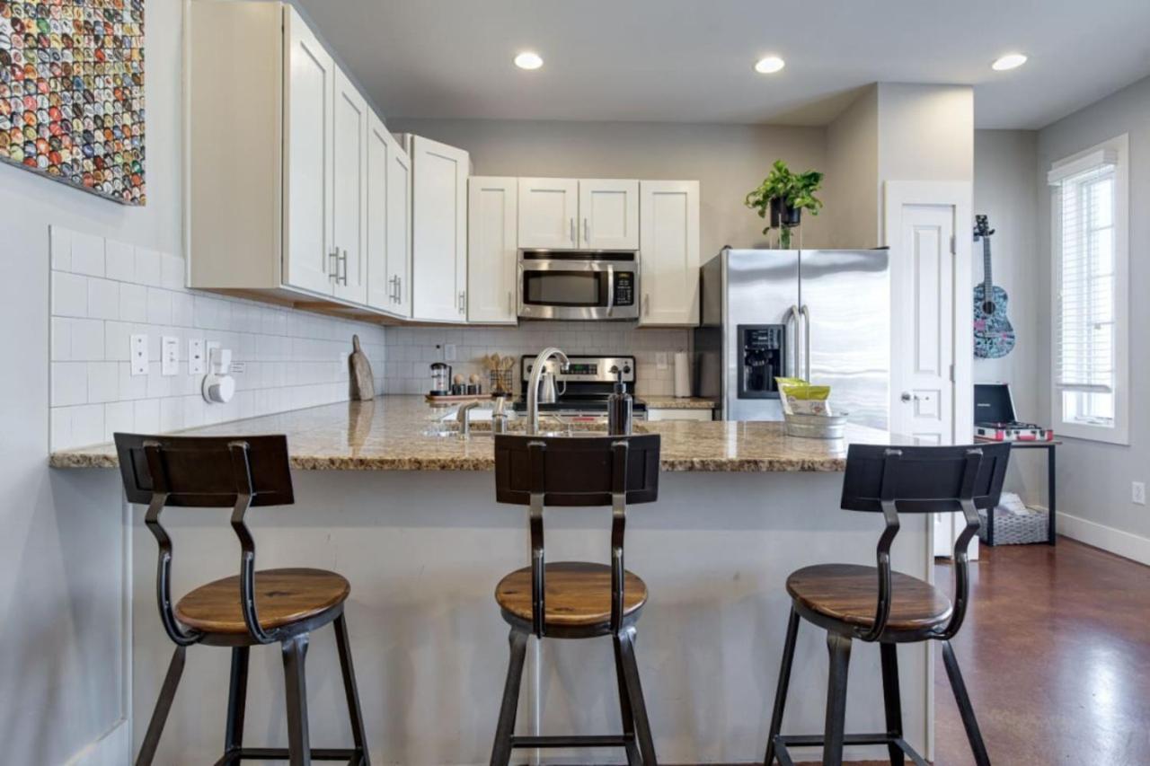 Corner King - King Size Beds Close To Vandy & Broadway Holiday home *