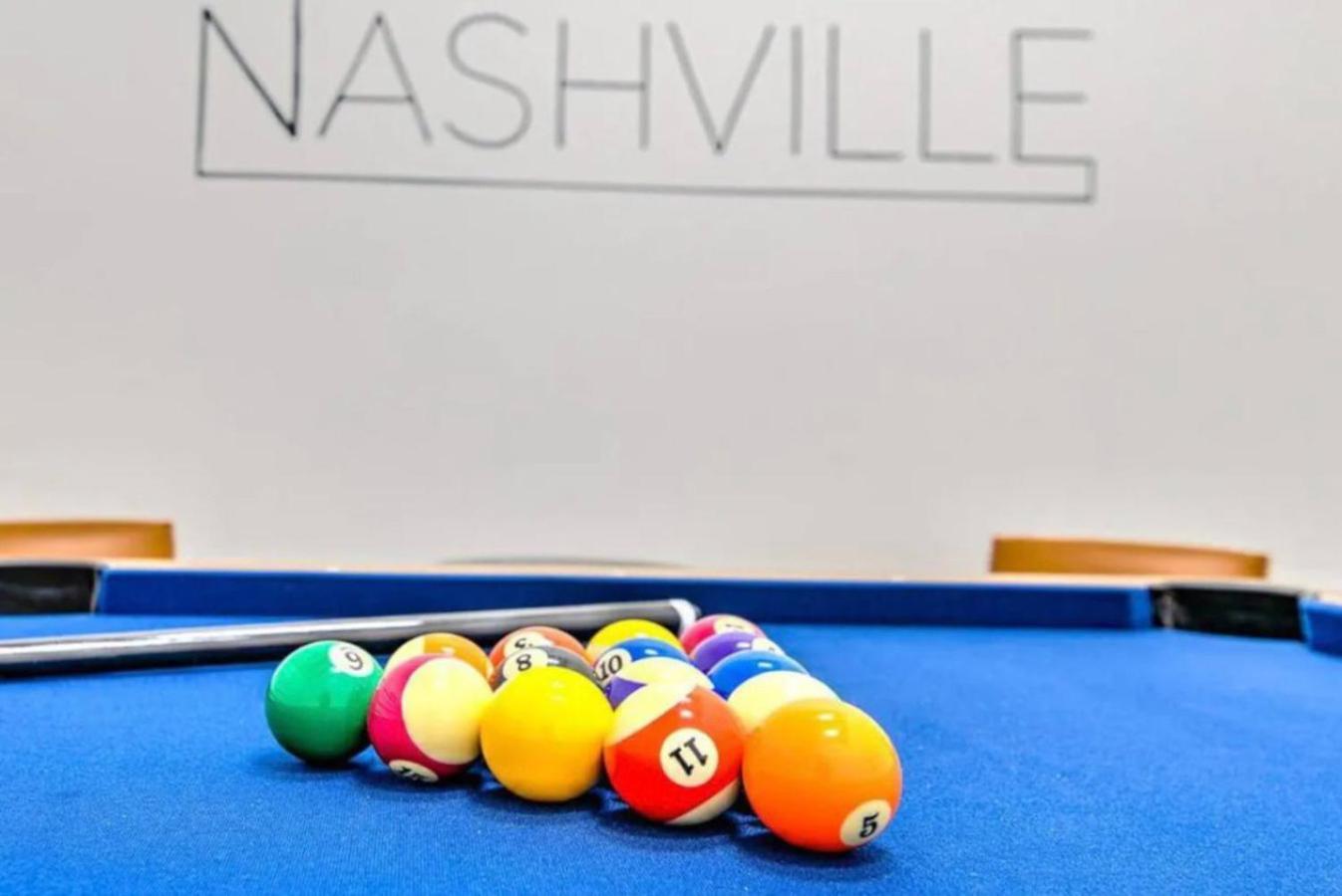 Holiday home New 4bdrm House With Views, Pool Table, 5min To Downtown! Sleeps 22!