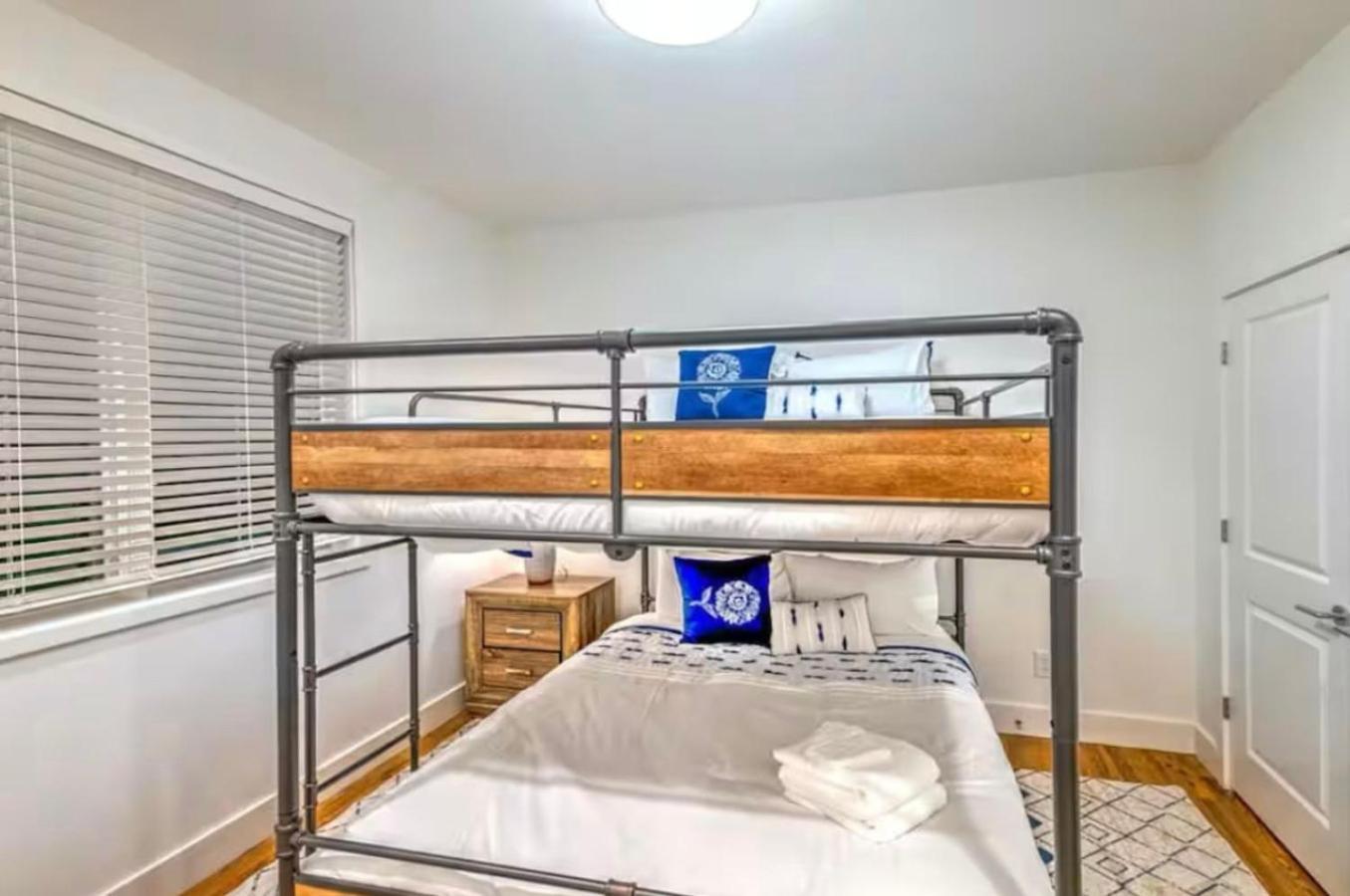 New 4bdrm House With Views, Pool Table, 5min To Downtown! Sleeps 22! * Nashville