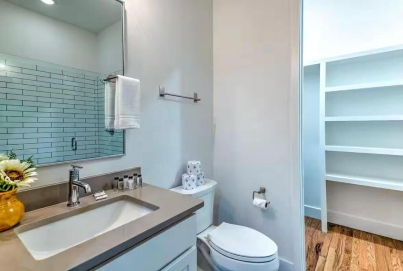 New 4bdrm House With Views, Pool Table, 5min To Downtown! Sleeps 22! *