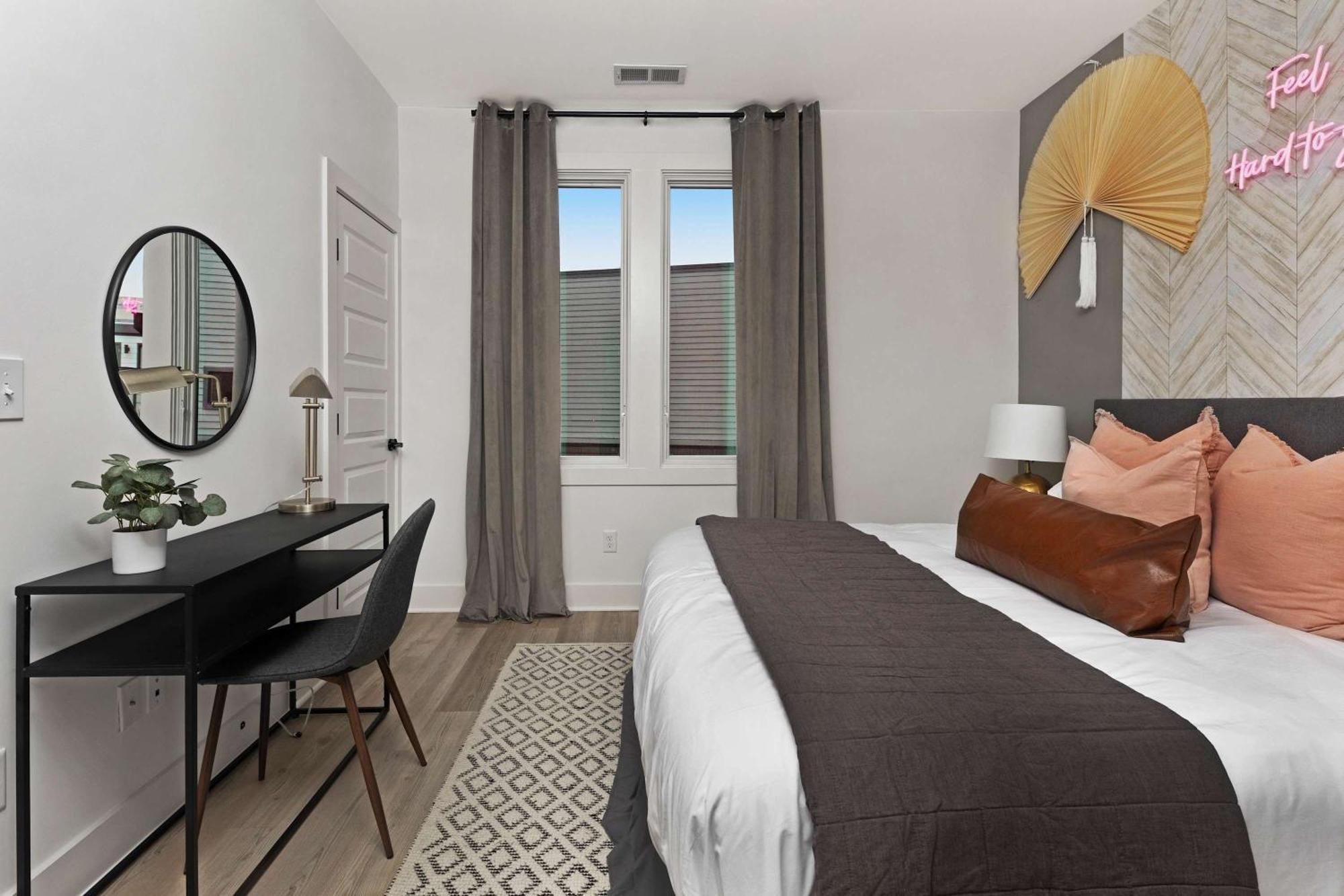 Holiday home The Outlaw - 2 Mile To Broadway & Rooftop Patio