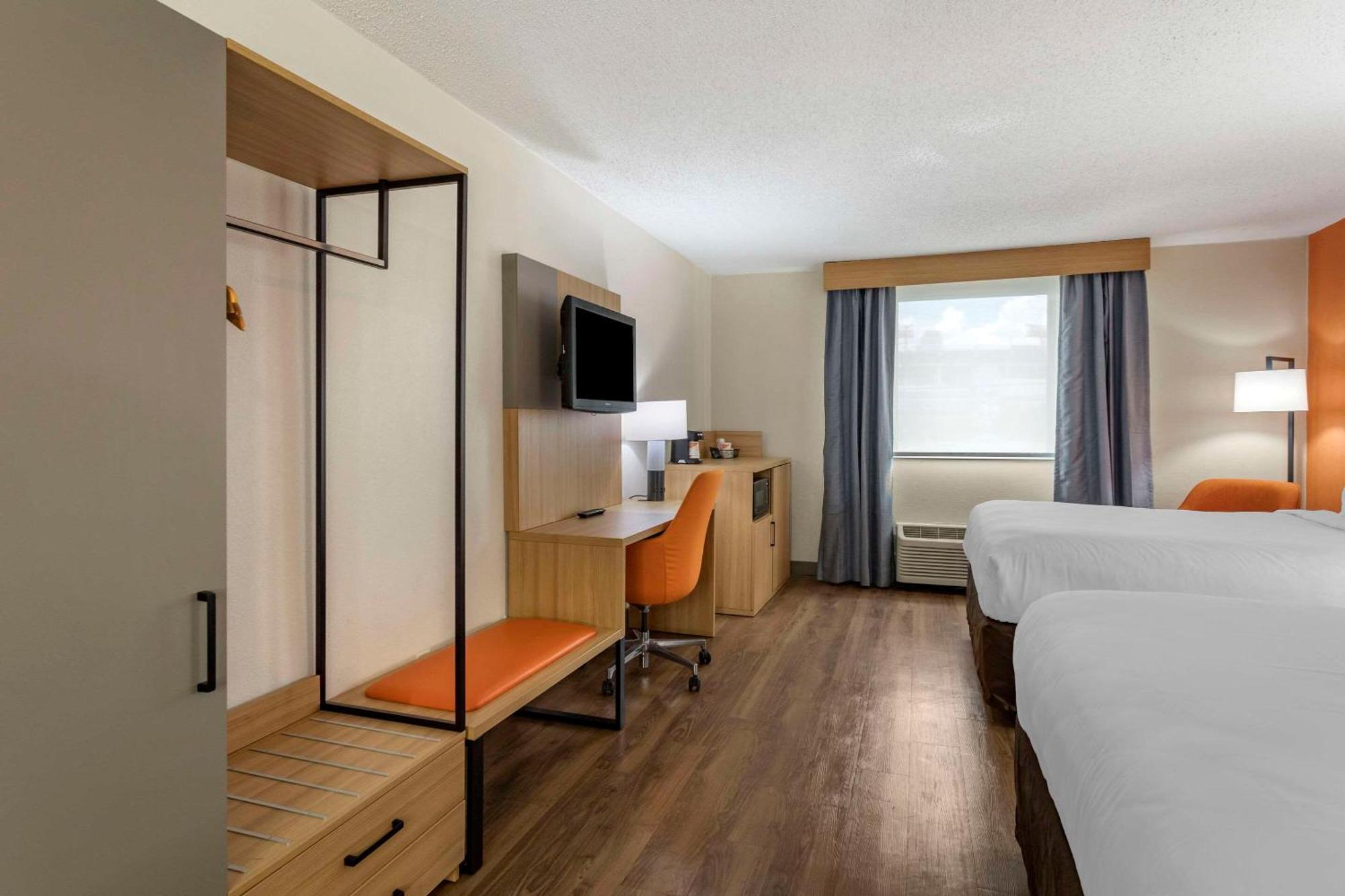 Comfort & Downtown - Stadium Hotel