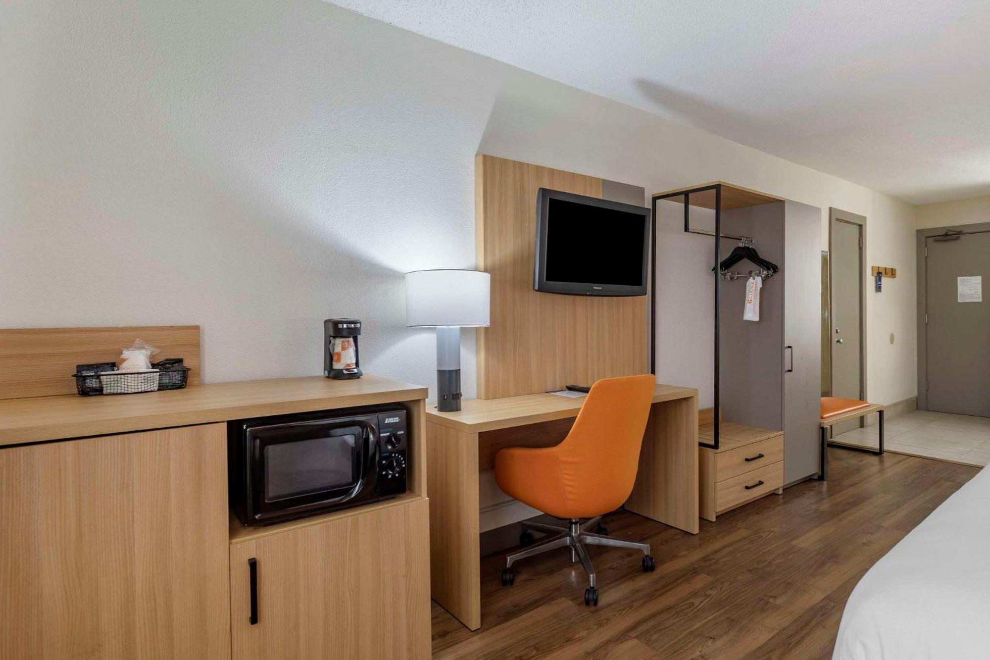 Hotel Comfort & Downtown - Stadium Nashville