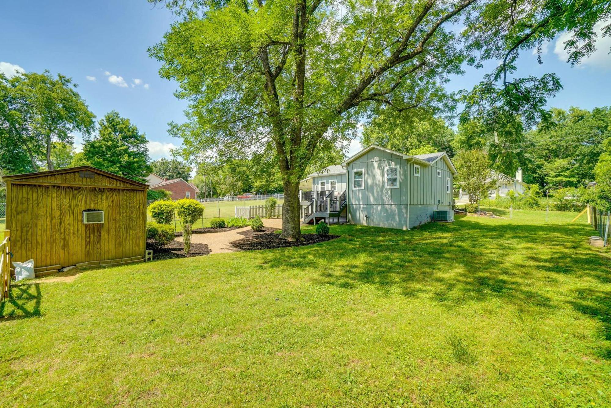 Holiday home Quiet Old Hickory With Deck