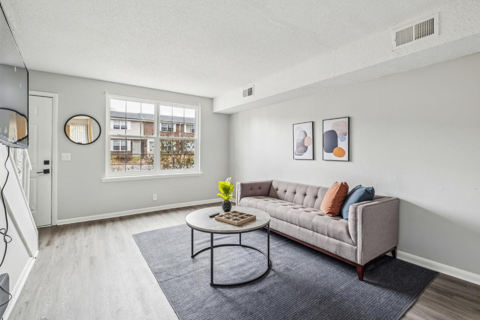 Brentwood U9 I Cozy & Comfy I 2bd I Free Parking Apartment *