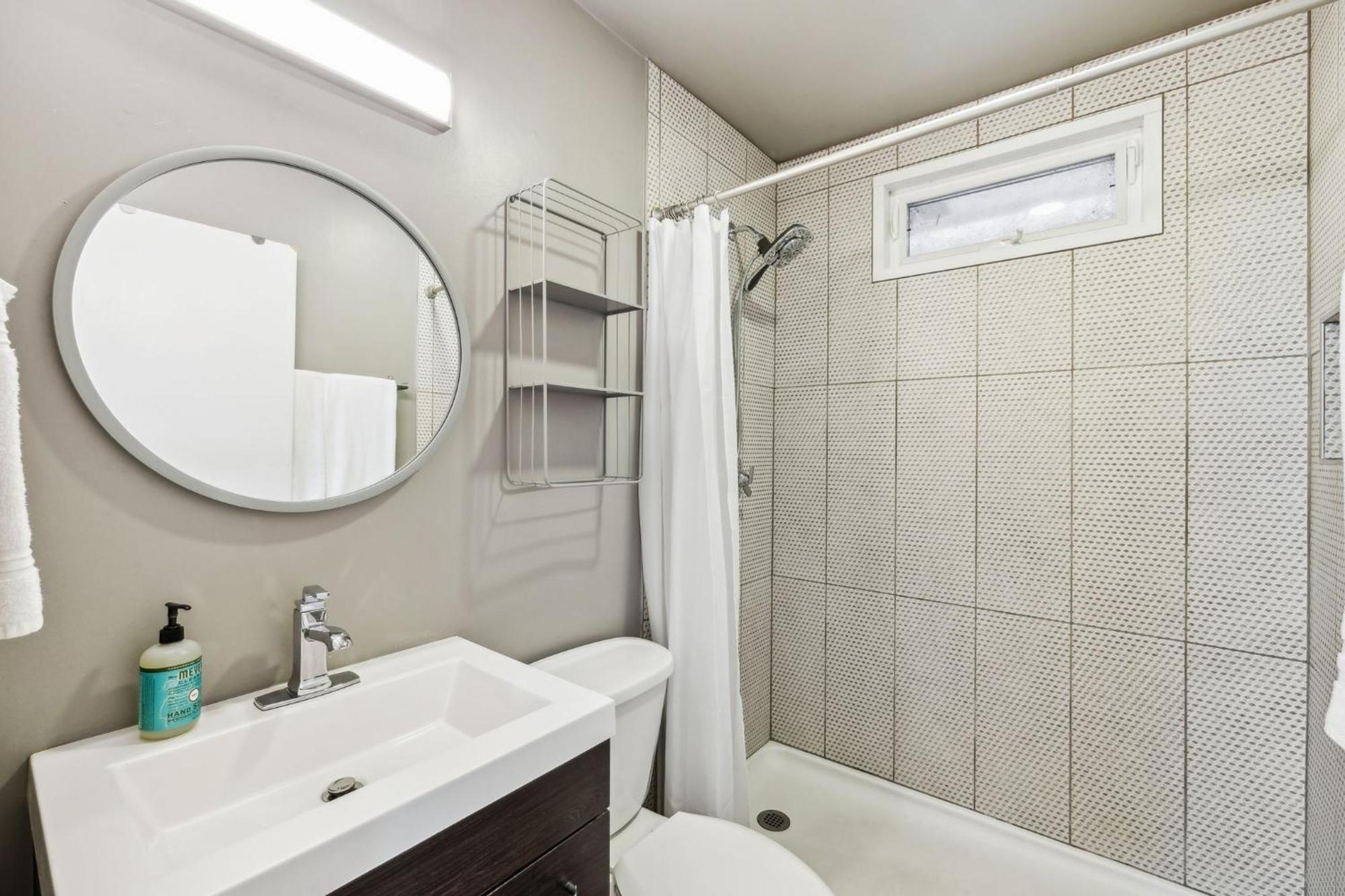 Avalon Close To Downtown And Park Free *