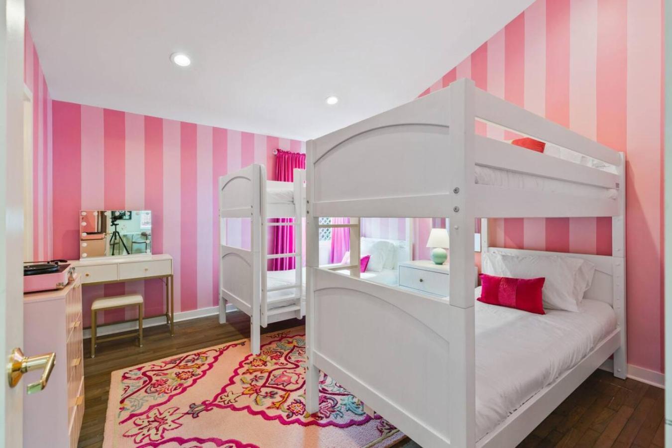Holiday home Barbie Dream - Near Restaurants, Coffee And Bar *