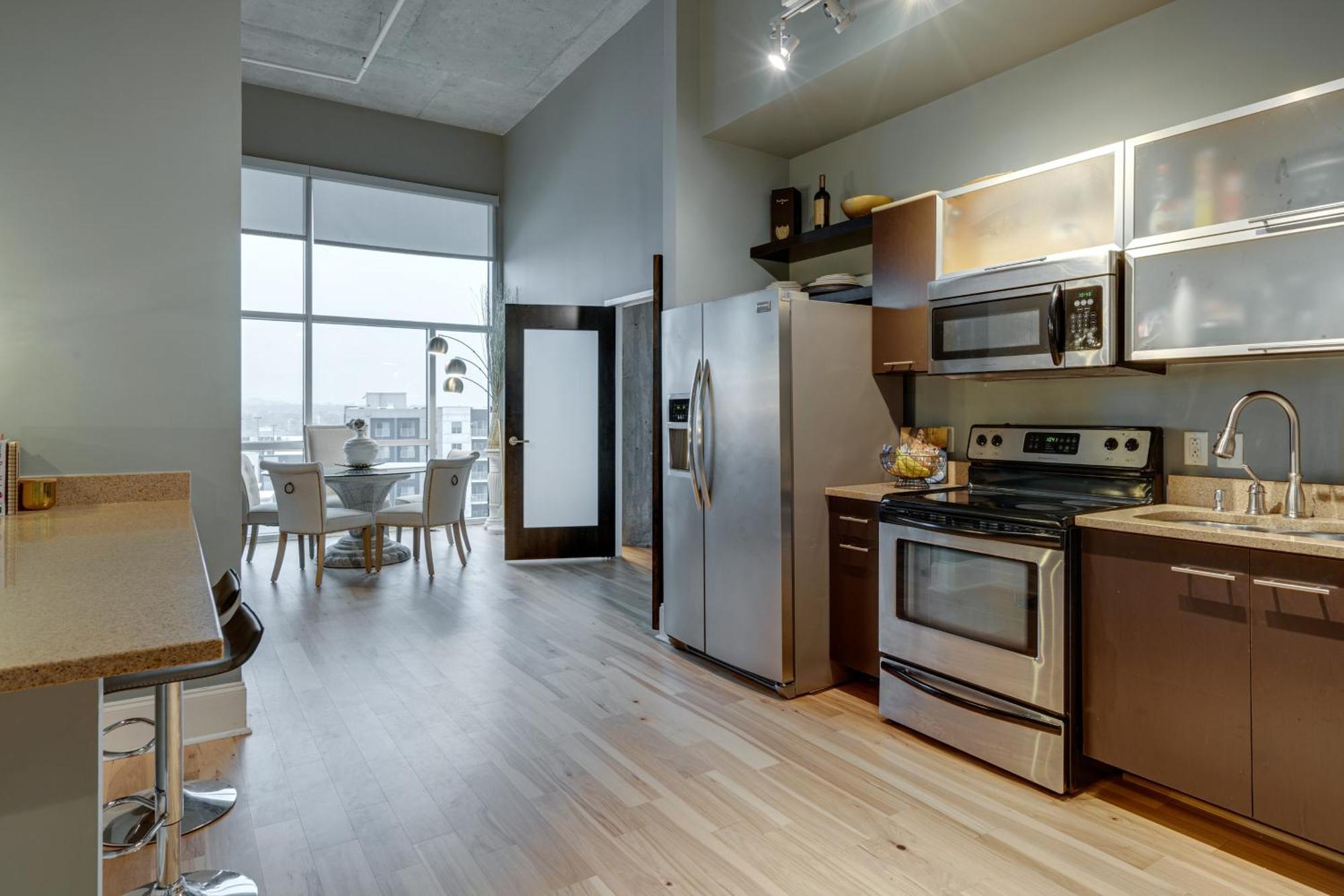 5m601- Lux Living In 6th Floor *