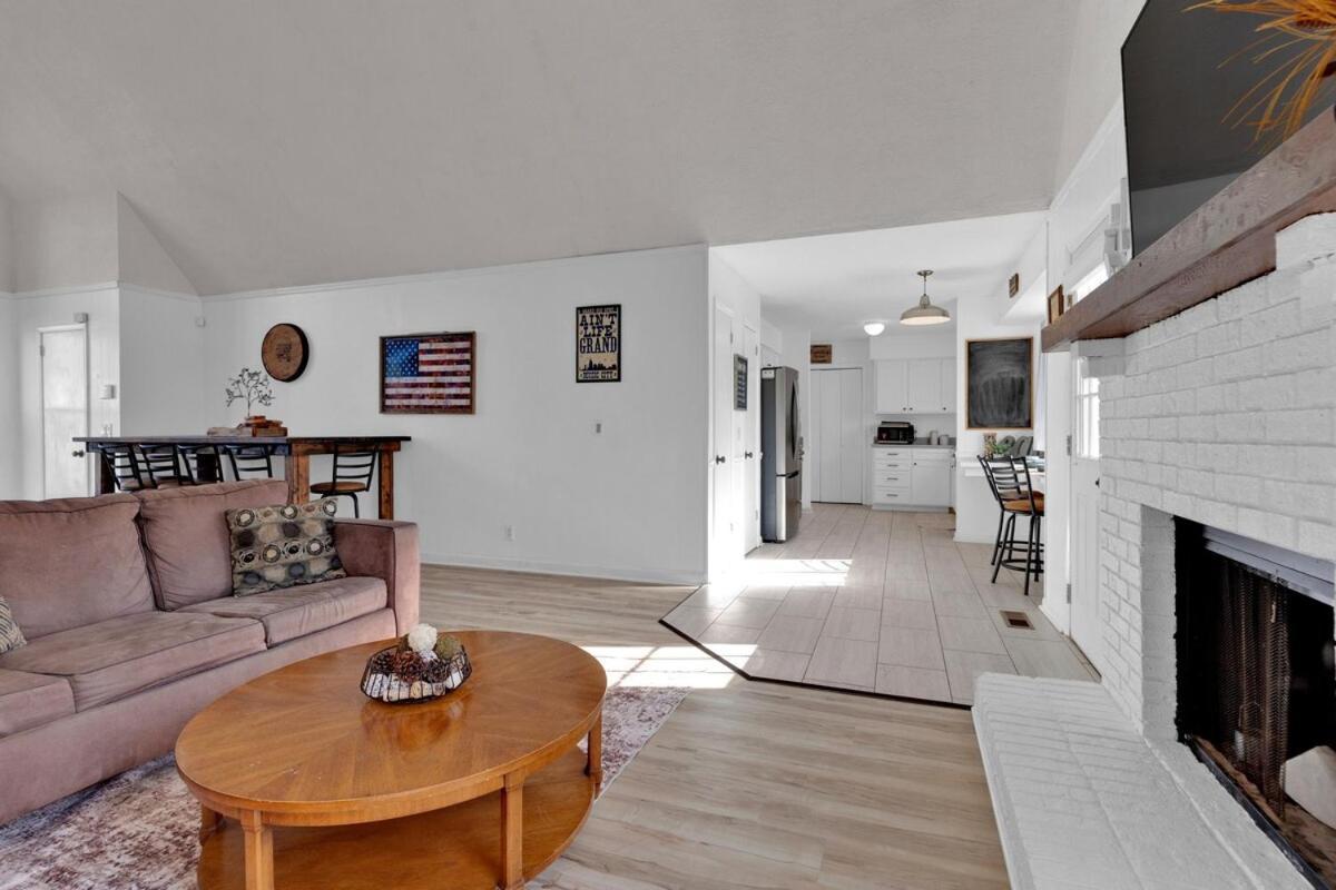 8 Beds! Spacious Abode Ideal For Larger Groups! * Nashville