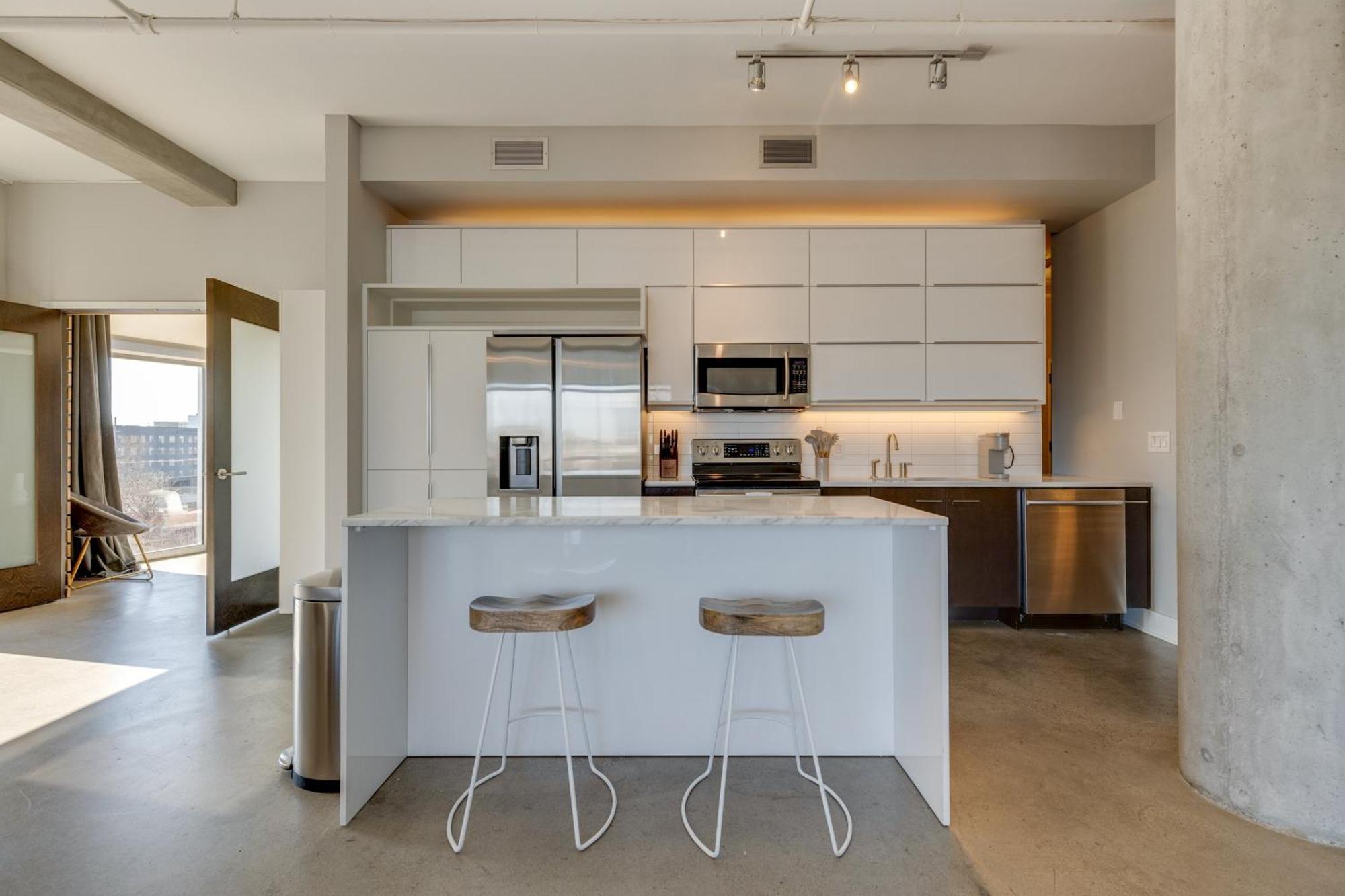 5m432- Amazing Two Bedroom 4th Floor