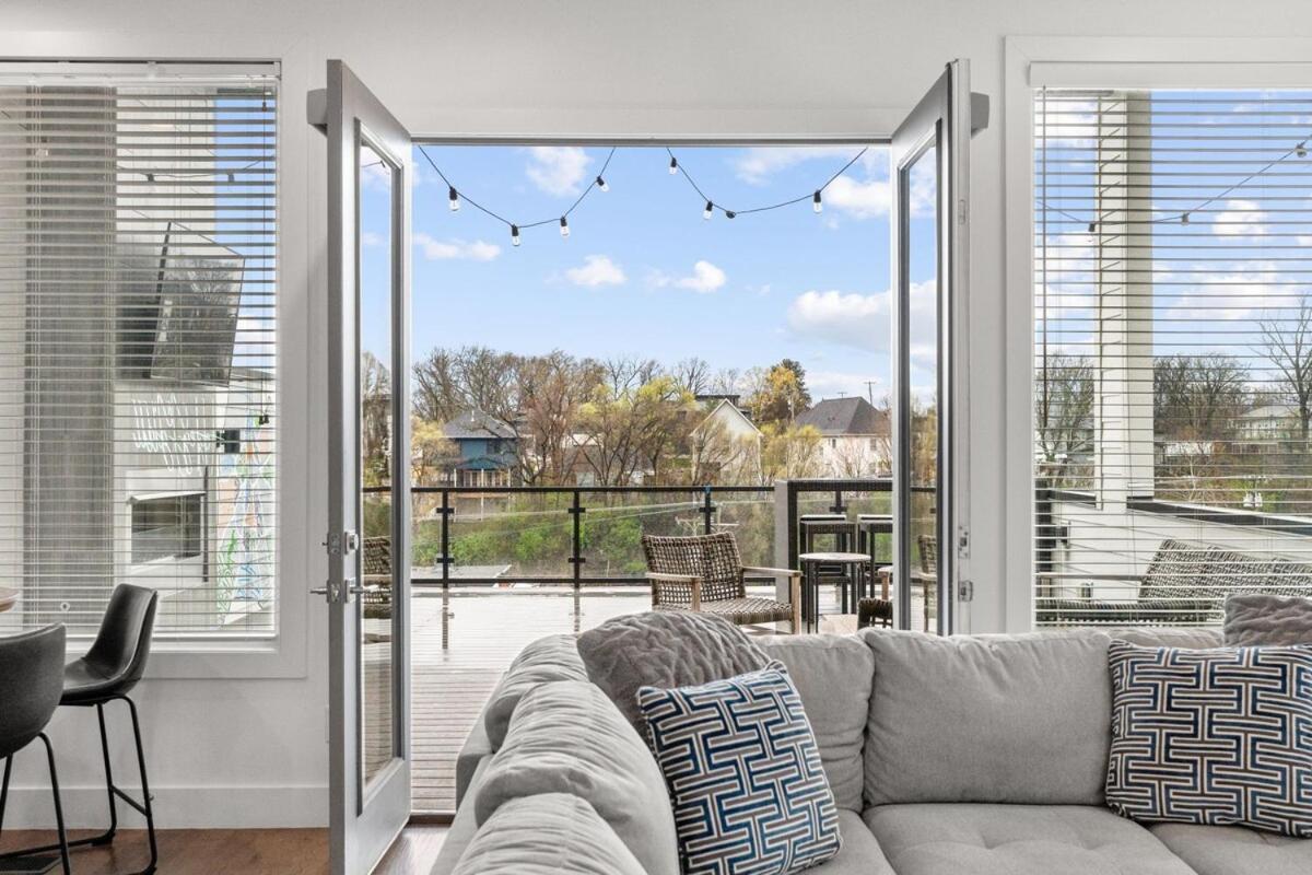 Luxury With Huge Rooftop And 7 Beds *