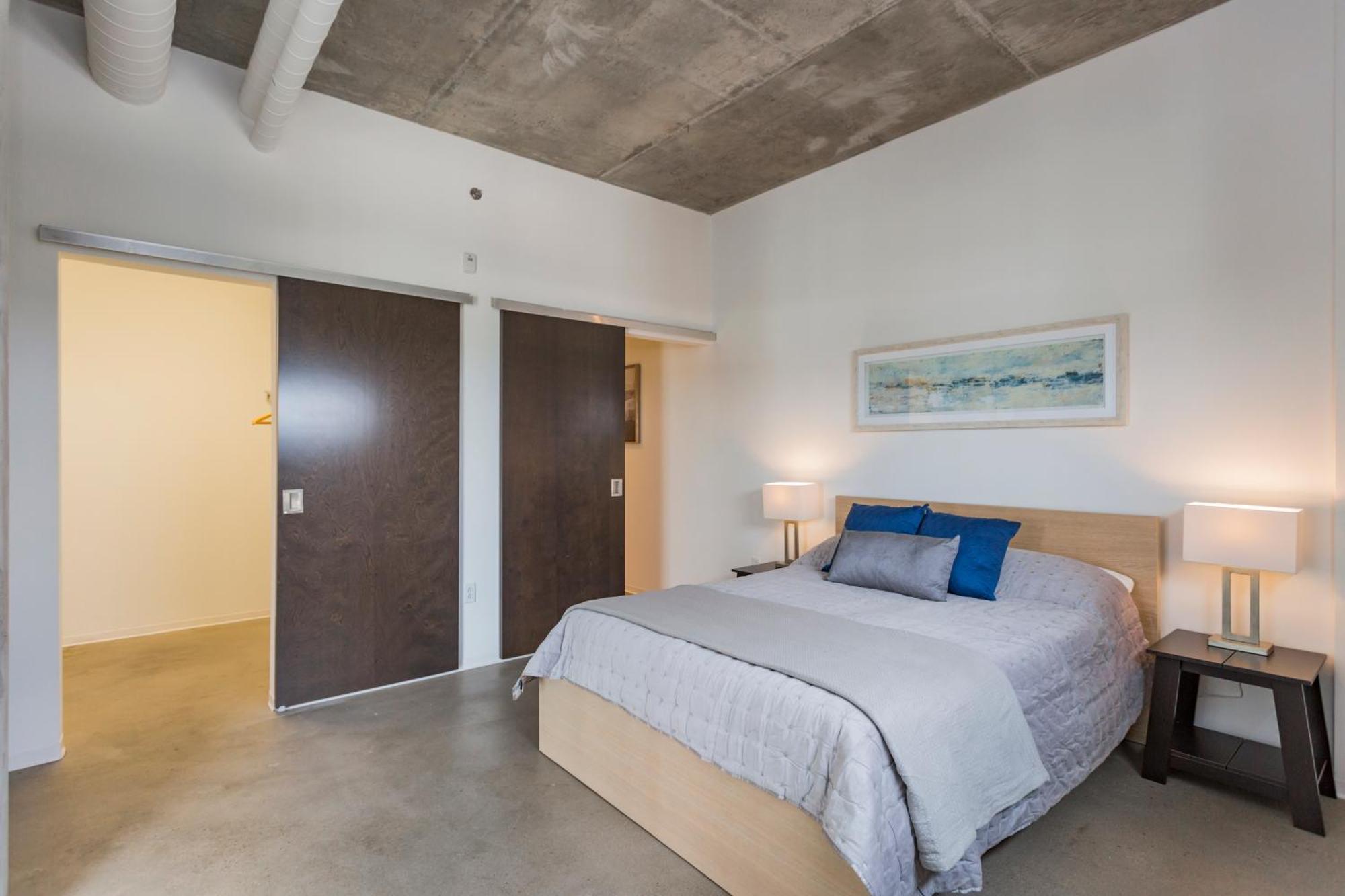 5m636- Views With Floor To Ceiling Windows Nashville