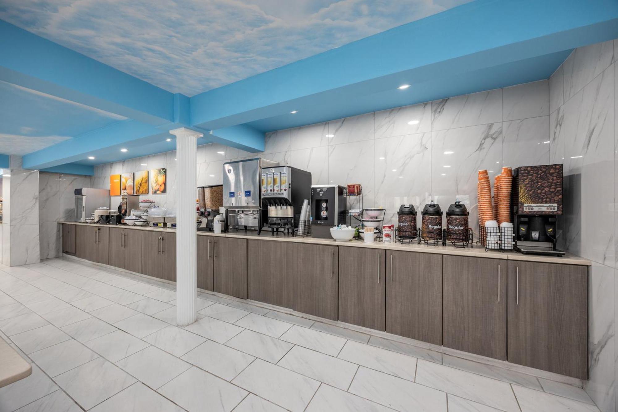 Comfort Downtown - Music Center 4*