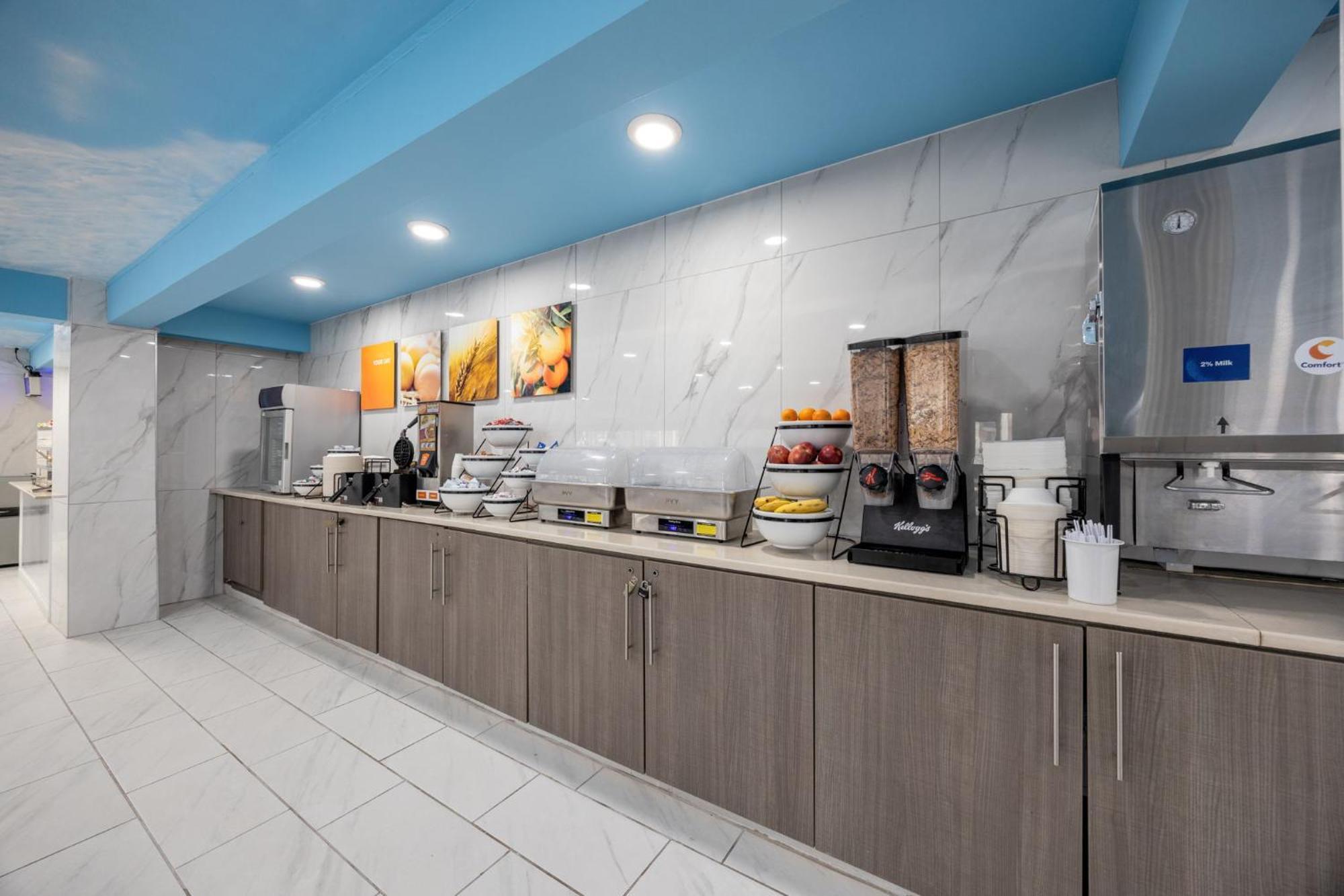 Comfort Downtown - Music Center 4* Nashville