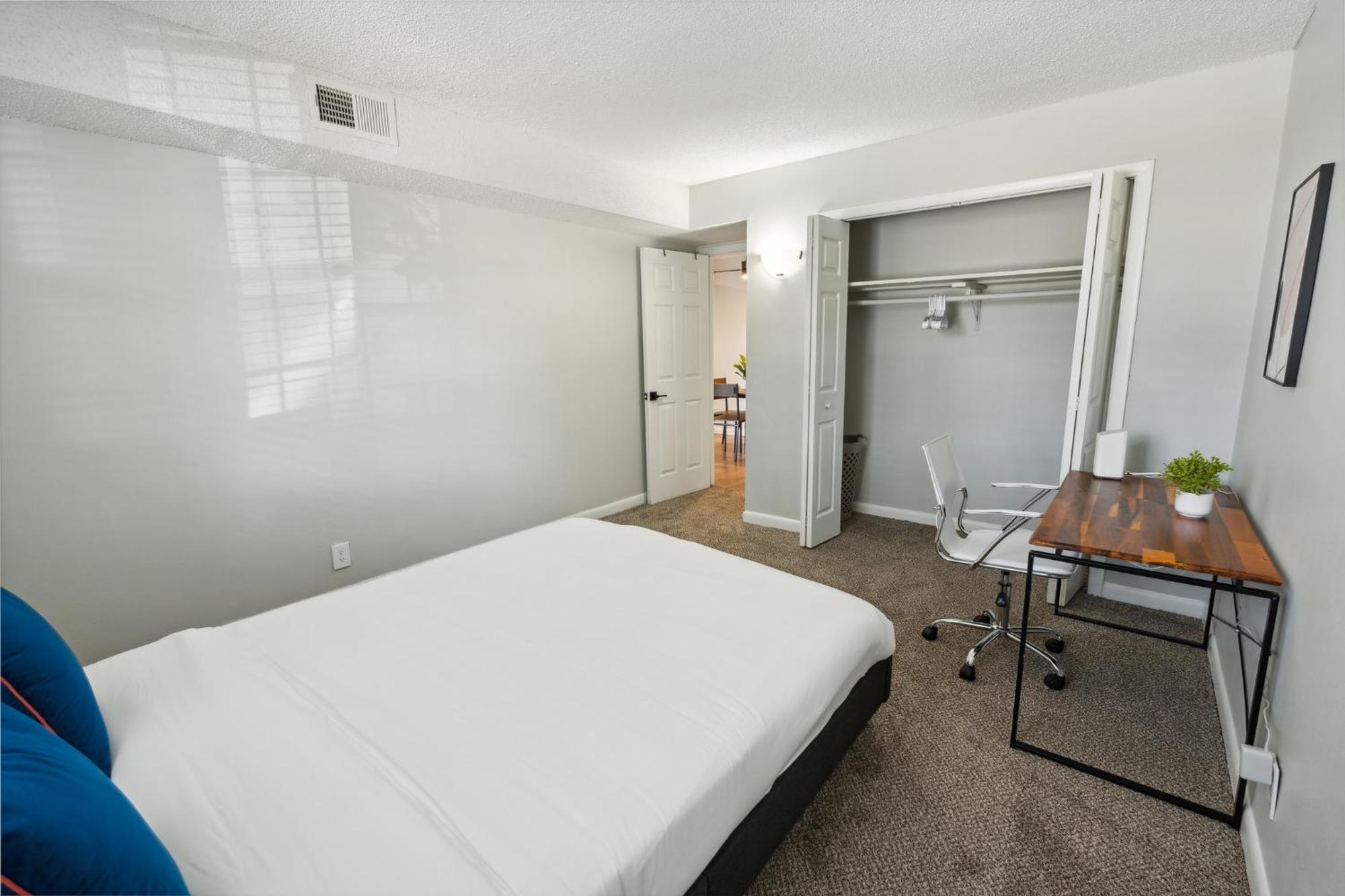 Brentwood A2 I Cozy & Comfy I 2bd I Free Parking *