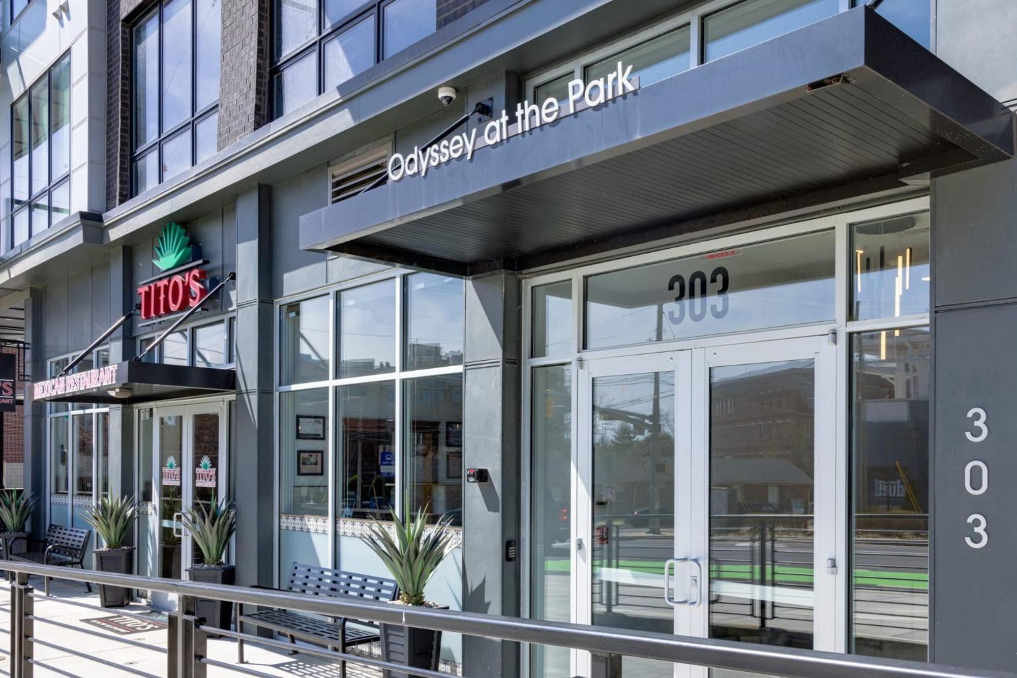 New Modern 2bdr In Walkable Midtown W Gym Pool Honkey-tonk By Avantstay