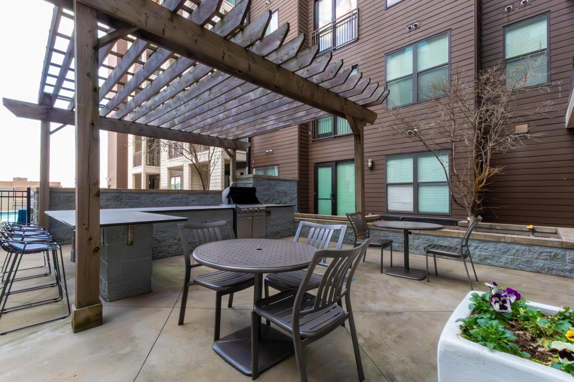 Apartment In Midtown *