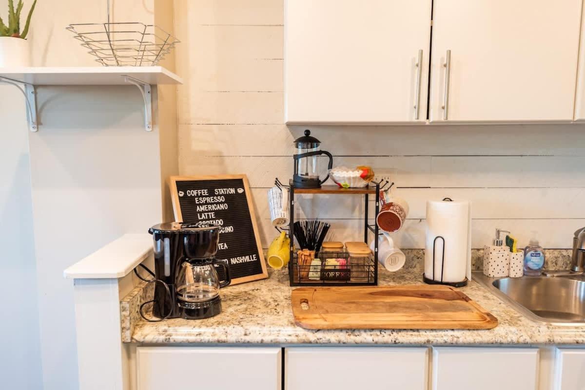 7 Min Drive To Broadway- Walkable Neighborhood Holiday home