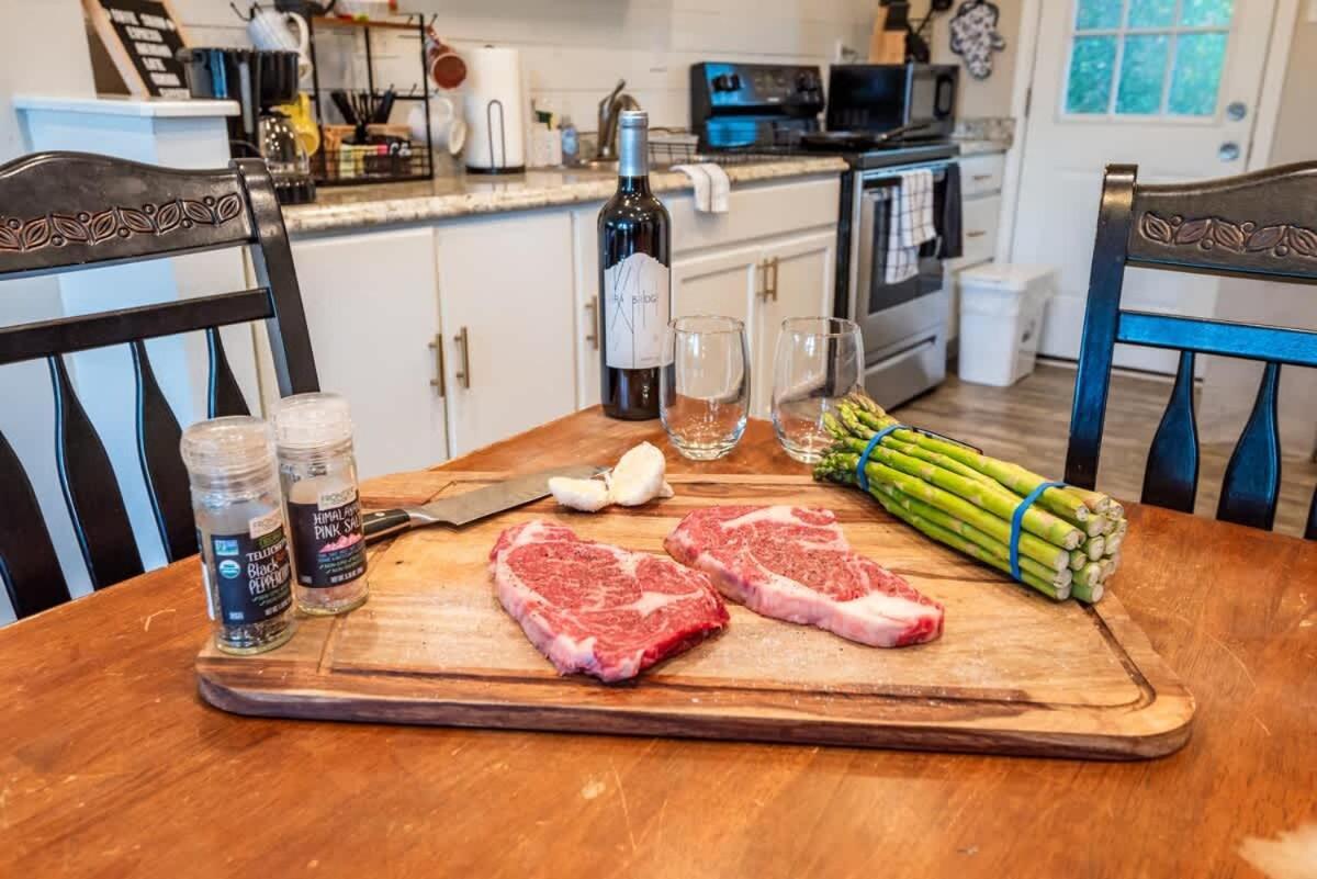 7 Min Drive To Broadway- Walkable Neighborhood * Nashville