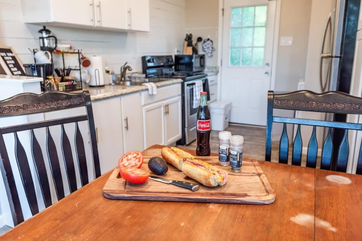 7 Min Drive To Broadway- Walkable Neighborhood * Nashville