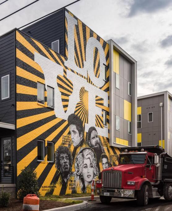 House Of Many Records - Brand New Spacious Luxury * Nashville