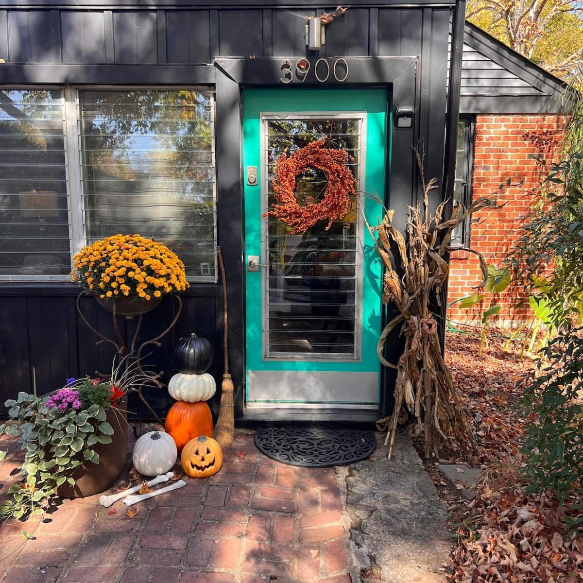 Apartment Cozy Retreat In Upscale Hills In West *