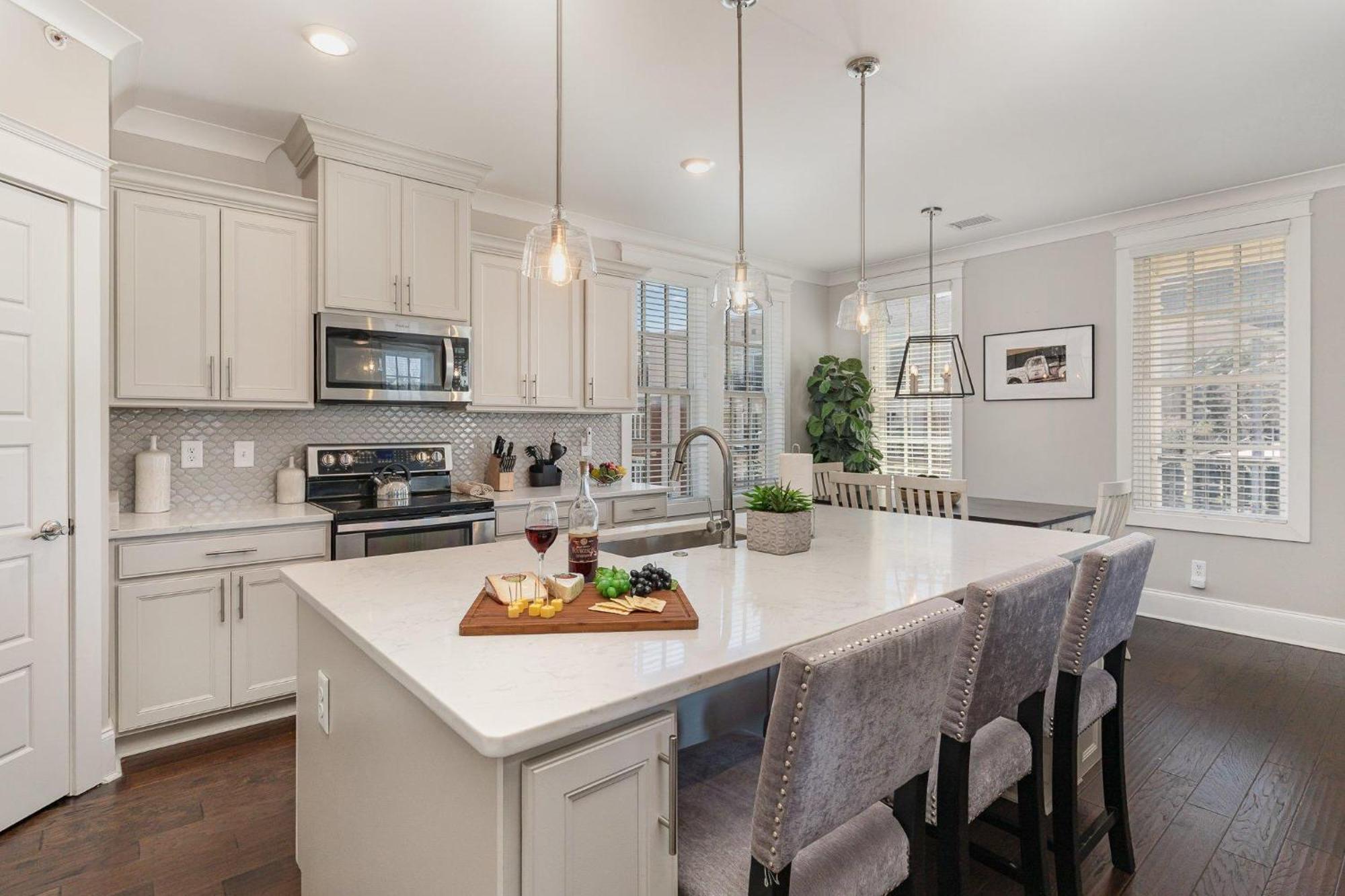 Belwood Manor-across From Parthenon-5 Min Broadway