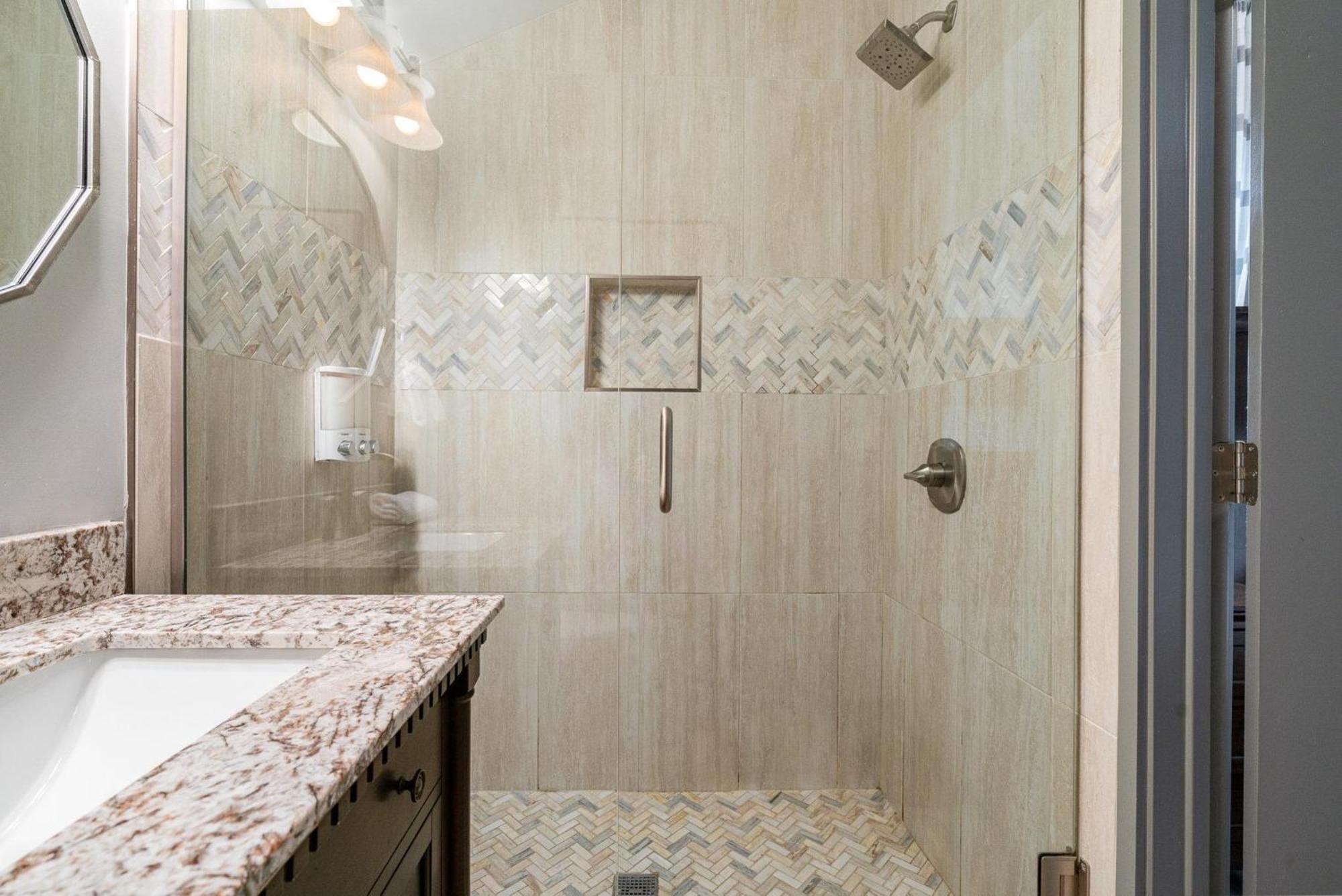 Holiday home Mystic Pearls - 2 Units - Next To Broadway *