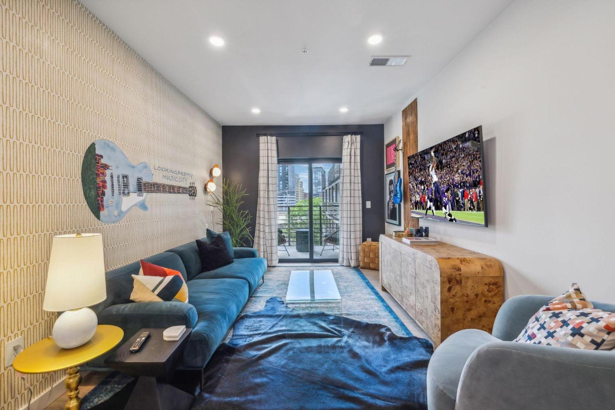 Holiday home Hyve - Harmony Strum - Walk To Broadway - Pool & Gym *