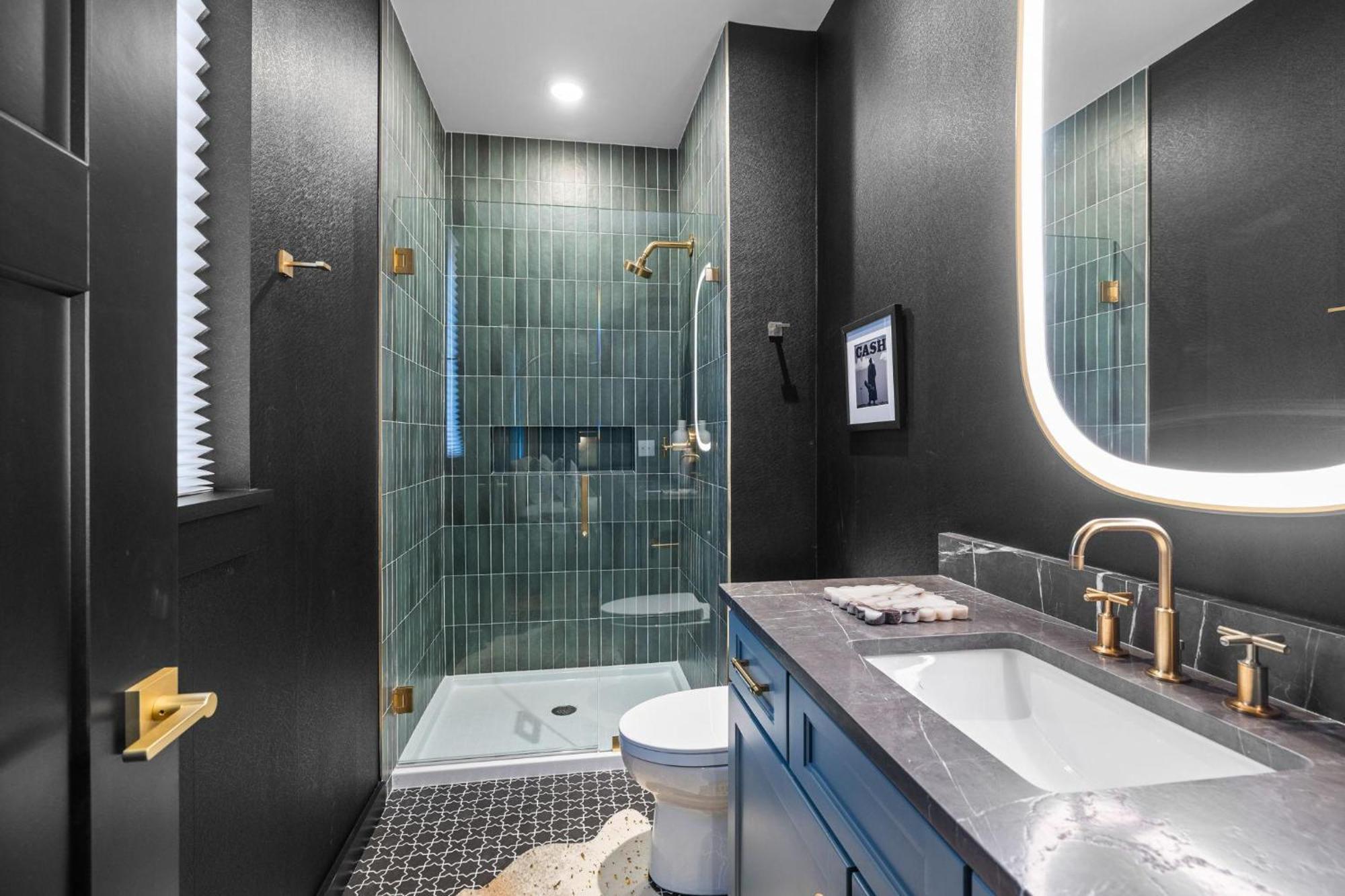 Modern Cowboy - Private Balcony - Mins To Broadway Holiday home