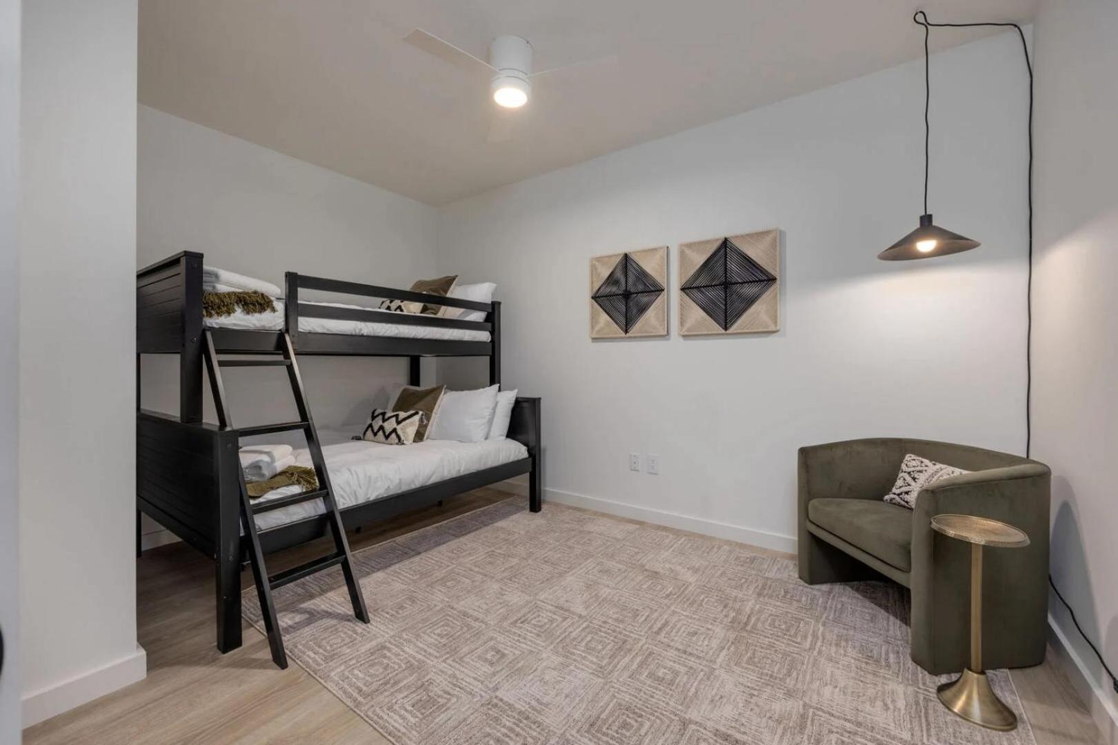 Plush Haven-2 Unit Combo-walk To Broadway Nashville