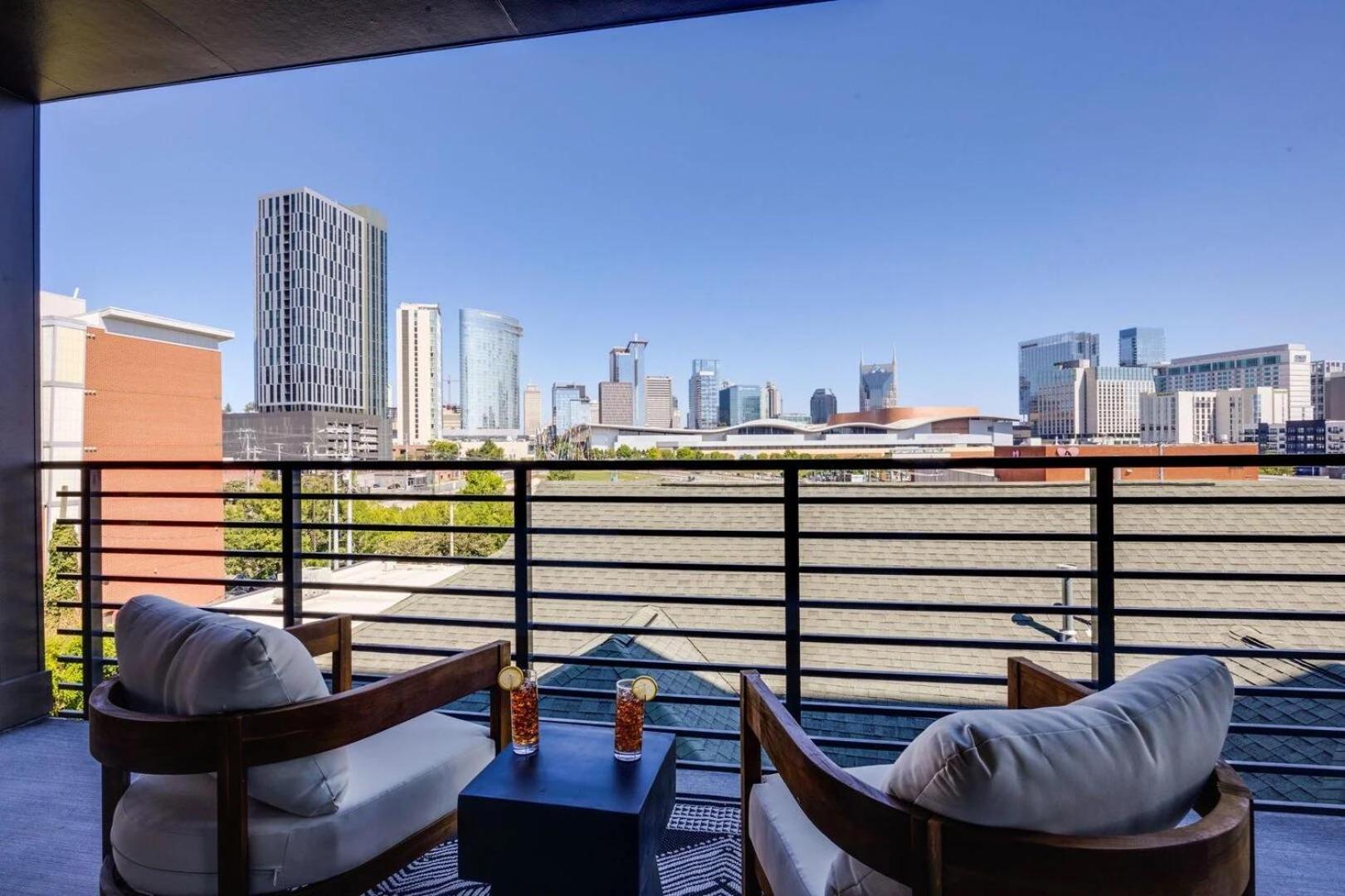 Plush Haven-2 Unit Combo-walk To Broadway Holiday home *