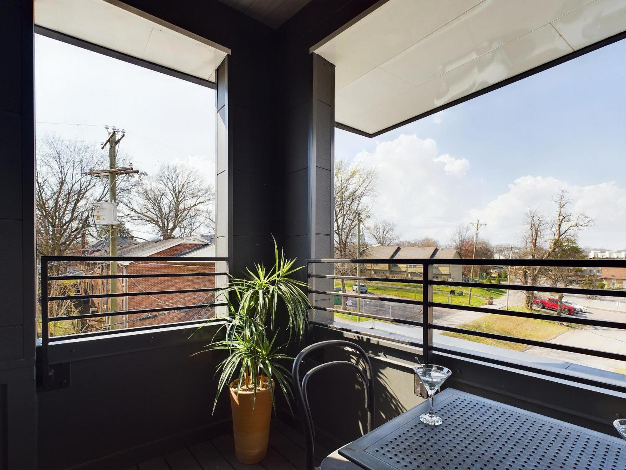 Fox On The Run-private Balcony-12 South Holiday home Nashville