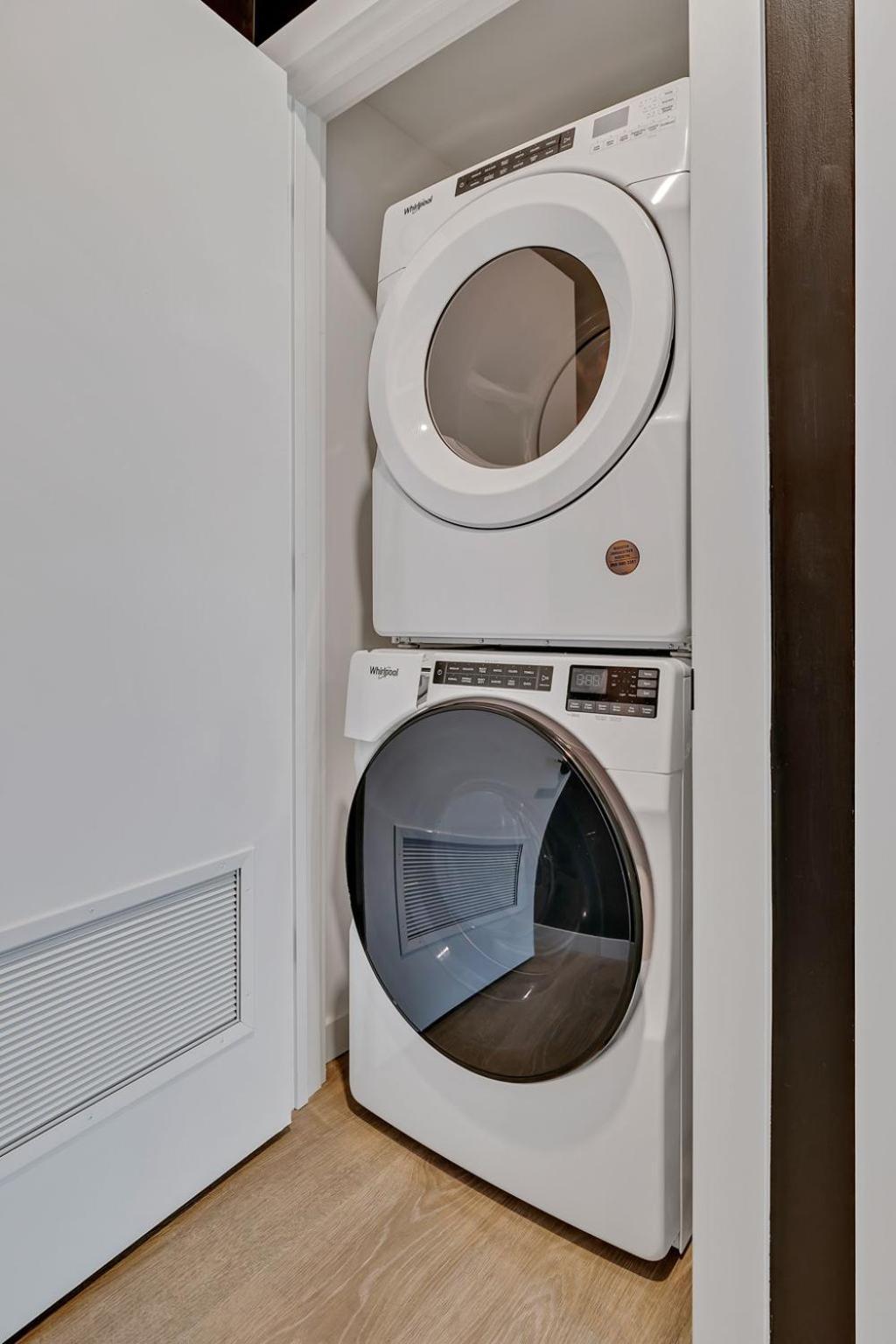 The Gibson In Music Walk To Broadway