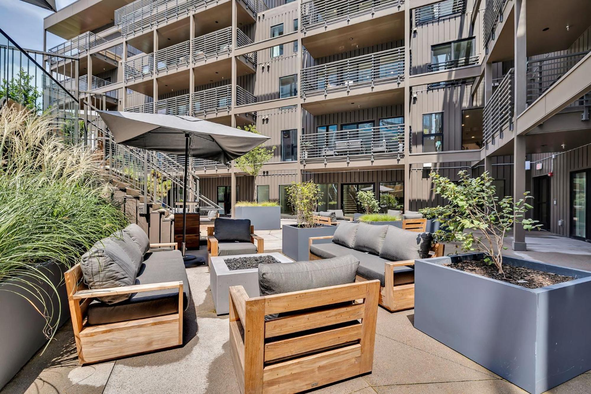 The Gibson In Music Walk To Broadway Holiday home *