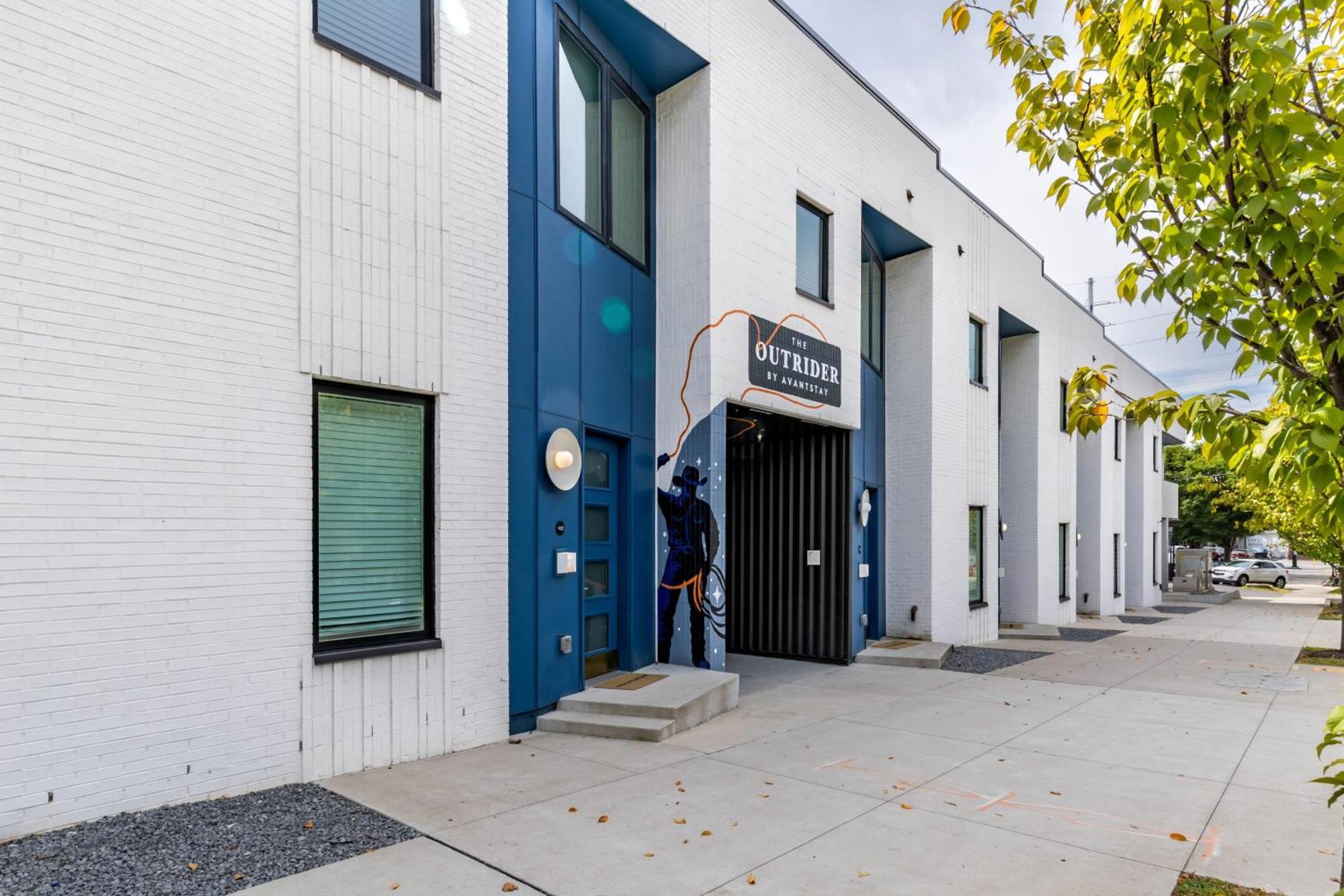 36 Guests On Music Row Bachelorette Glam 5 Minutes To Downtown