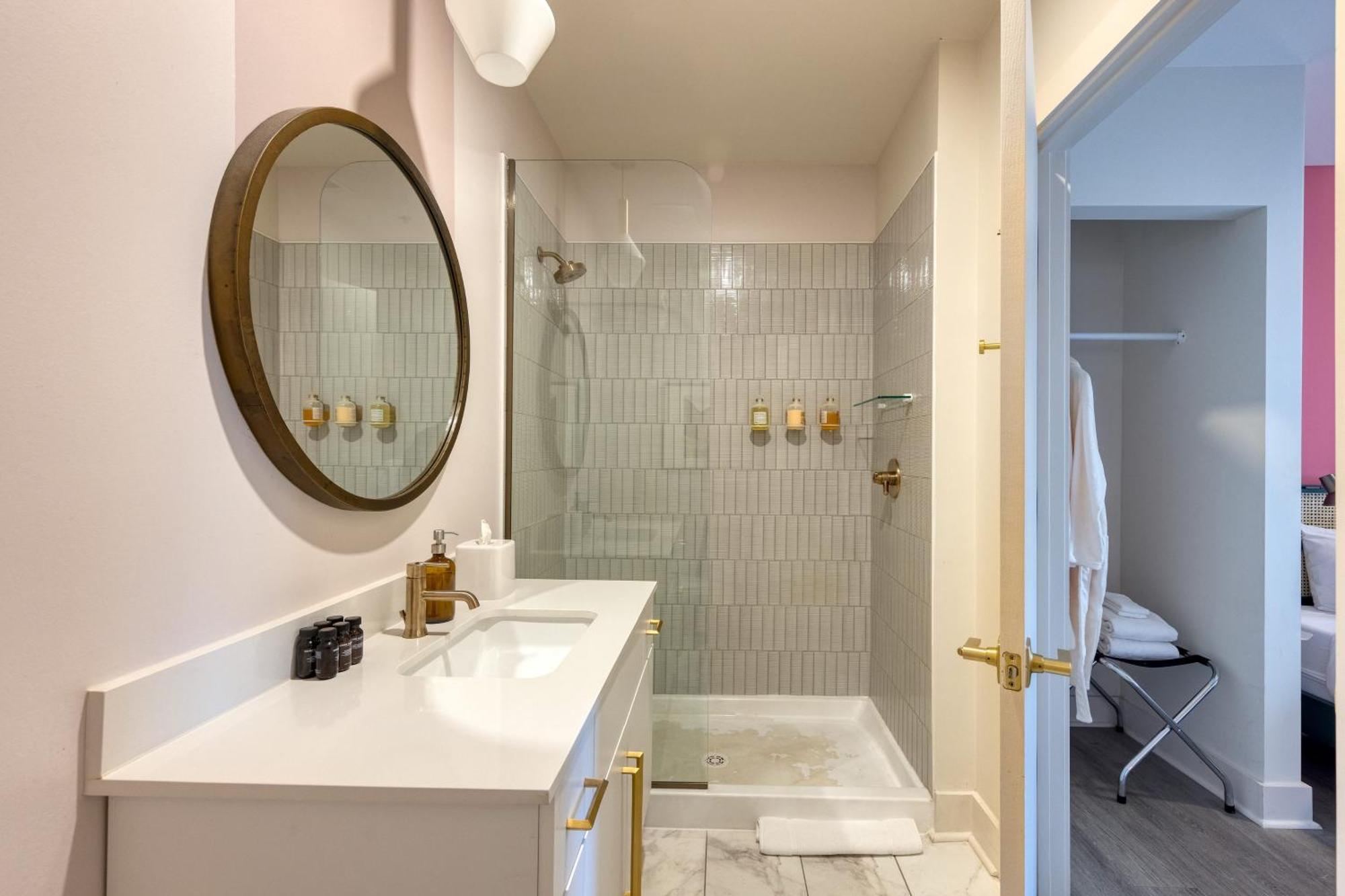 Holiday home 36 Guests On Music Row Bachelorette Glam 5 Minutes To Downtown