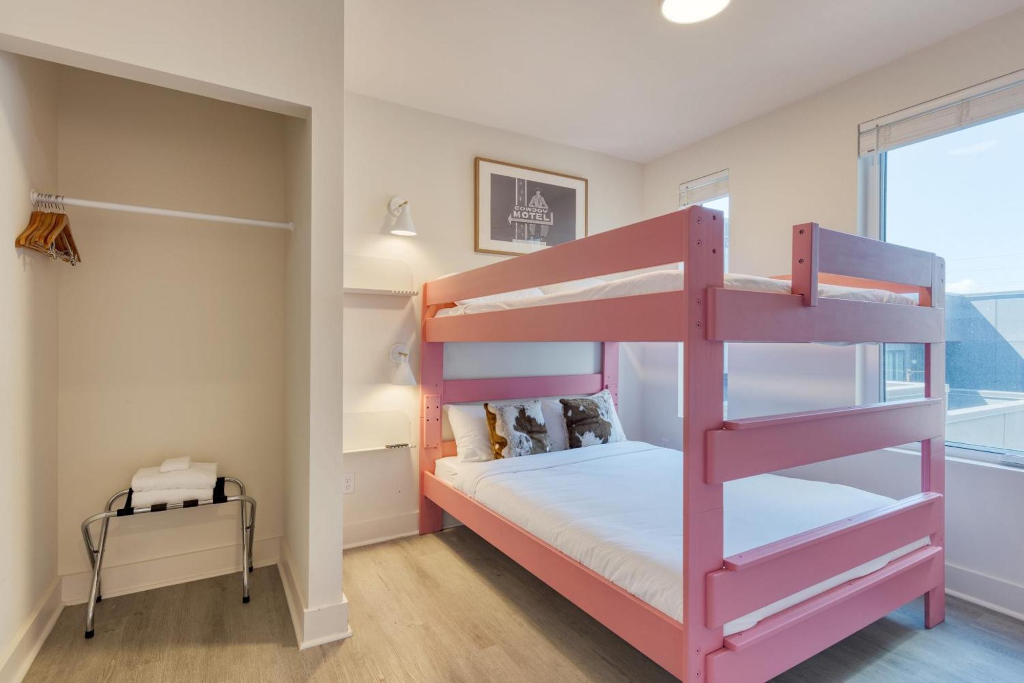 36 Guests On Music Row Bachelorette Glam 5 Minutes To Downtown Holiday home Nashville