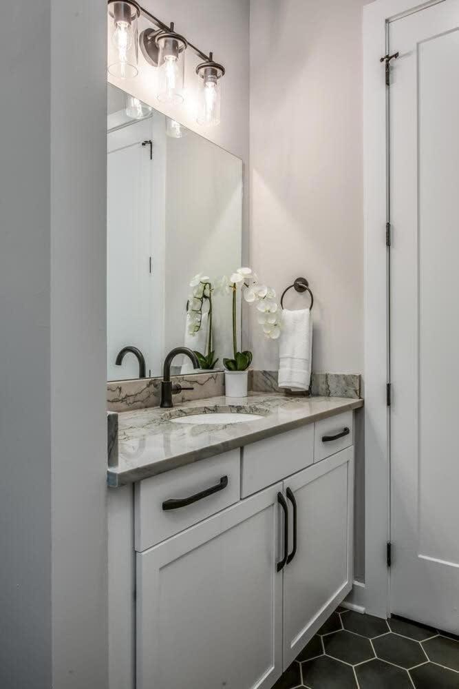 Stylish - Rooftop Deck - Hot Tub