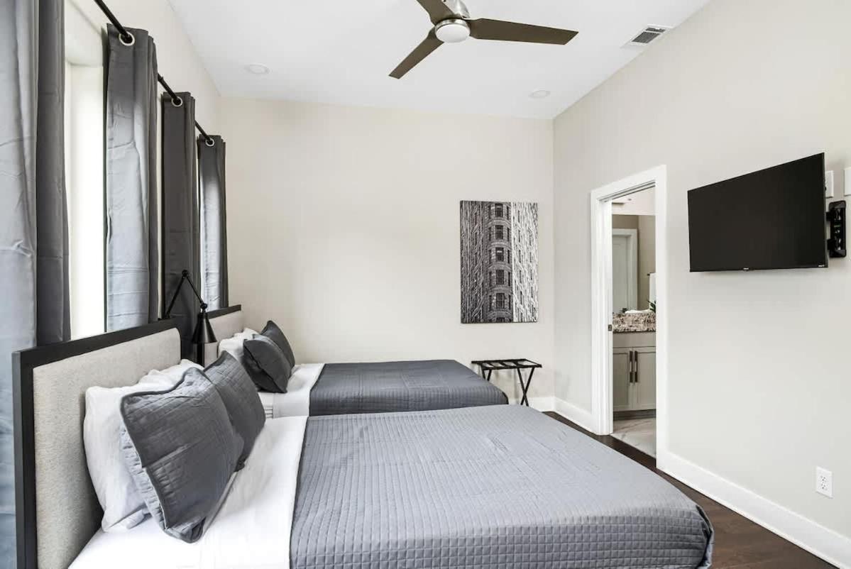 Holiday home Large Rooftop Hot Tub & View *