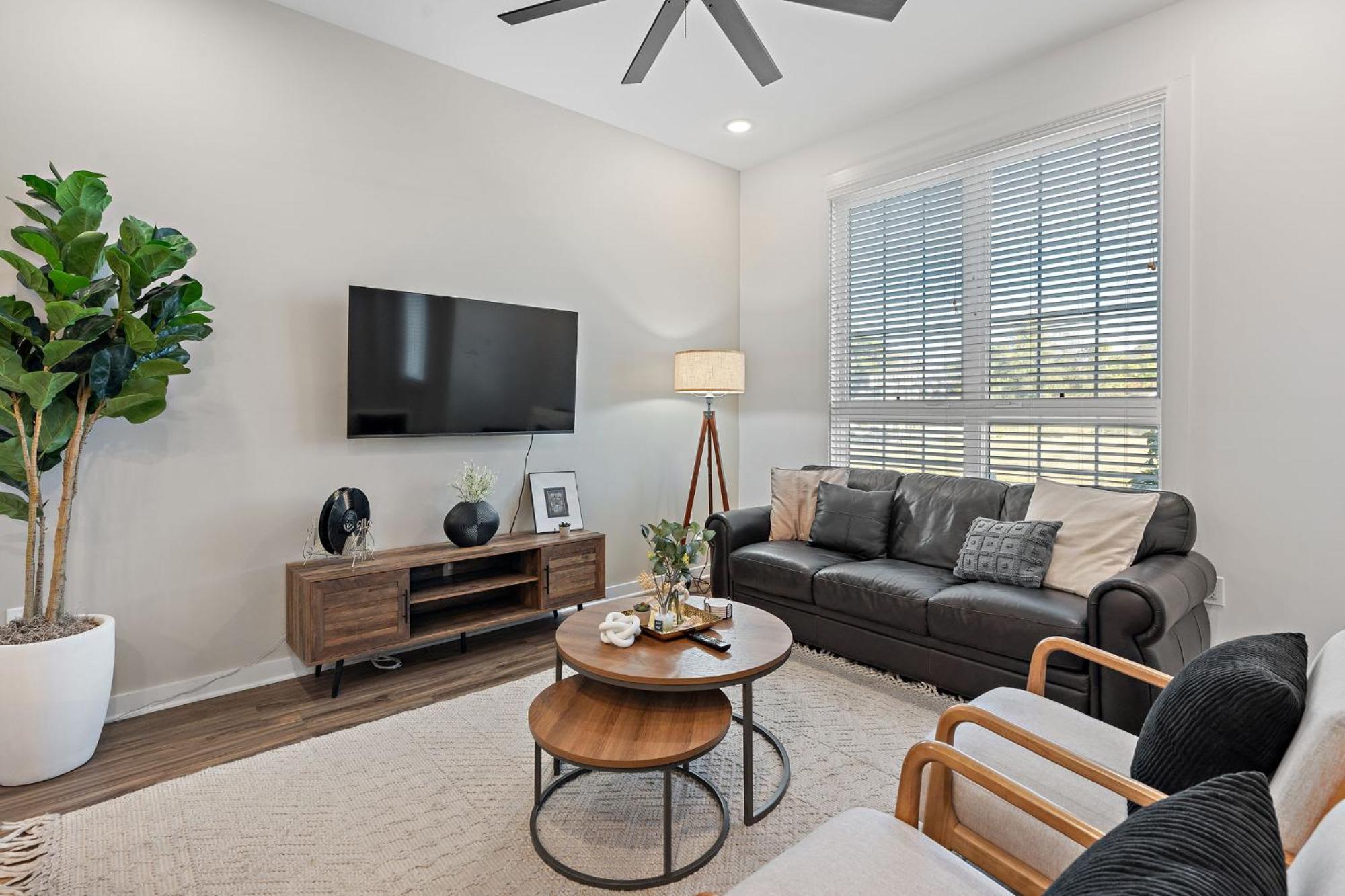 Charmer - Private Rooftop - Sleeps 14 * Nashville