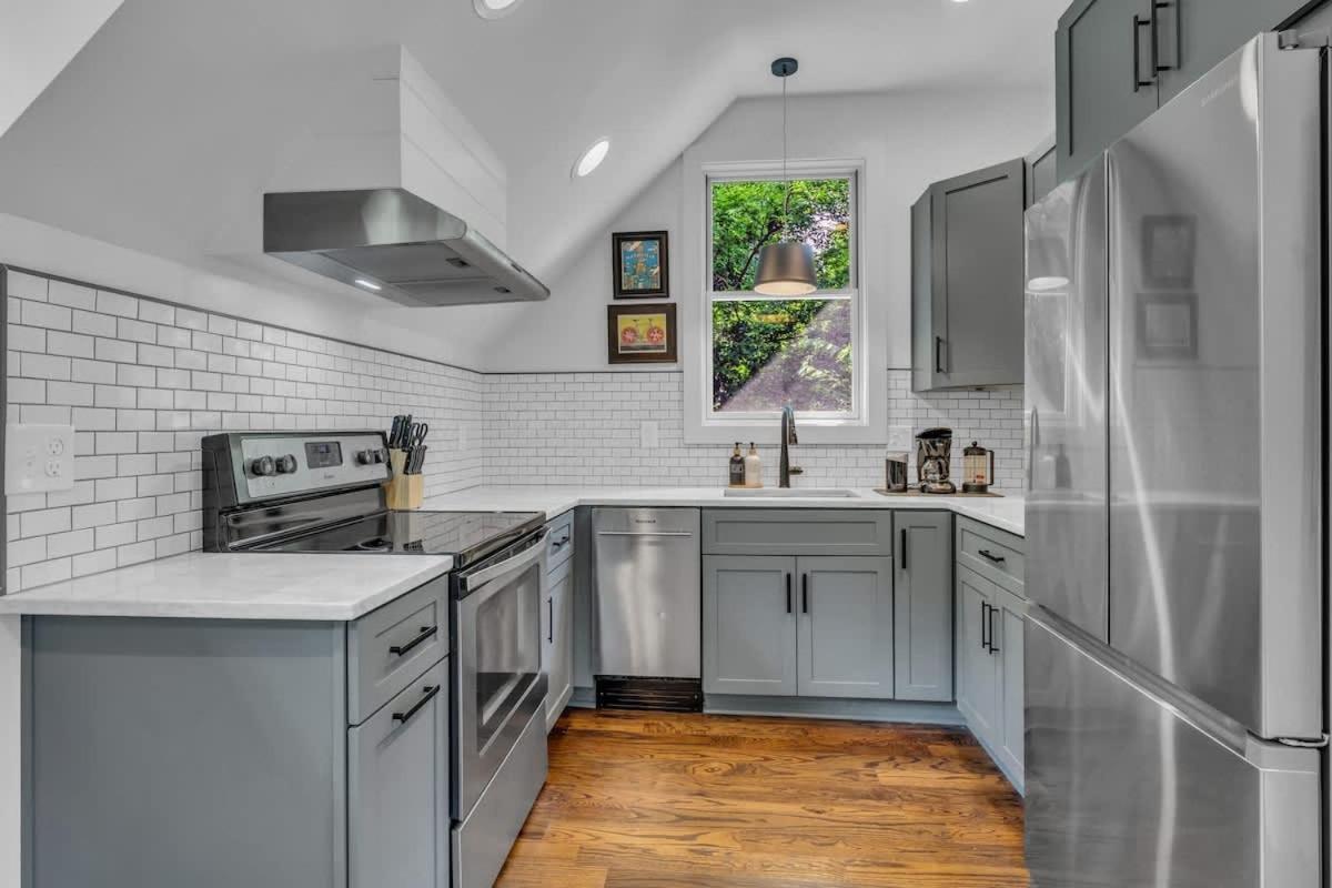 East Greenwood Treehouse Close To Dt Apartment *