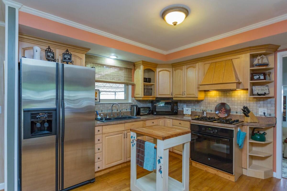Holiday home The Place Between The Lakes 4 Bedrooms 4 Beds Nashville