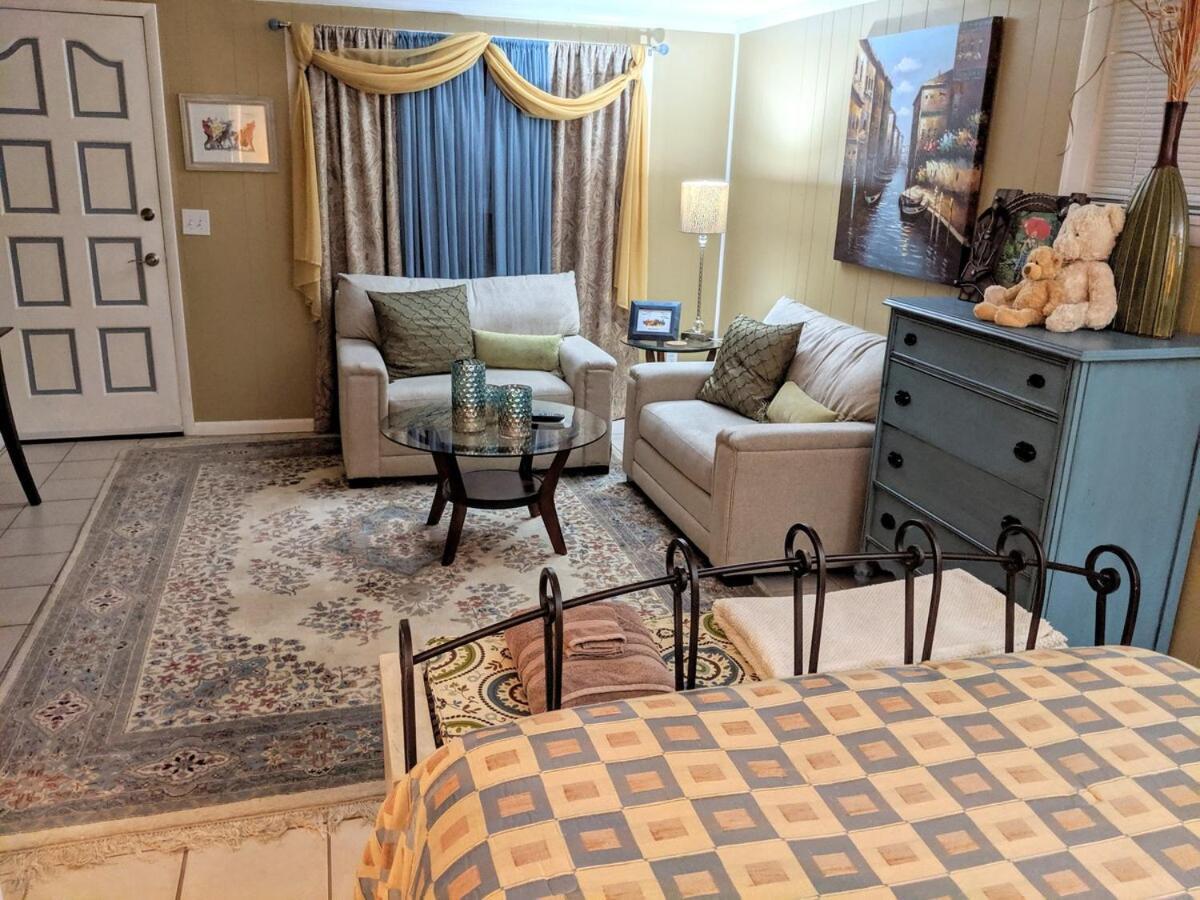 The Place Between The Lakes 4 Bedrooms 4 Beds