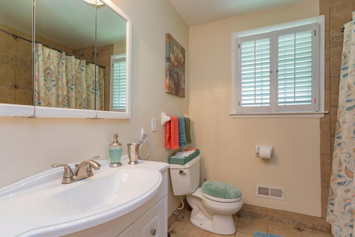 The Place Between The Lakes 4 Bedrooms 4 Beds Nashville